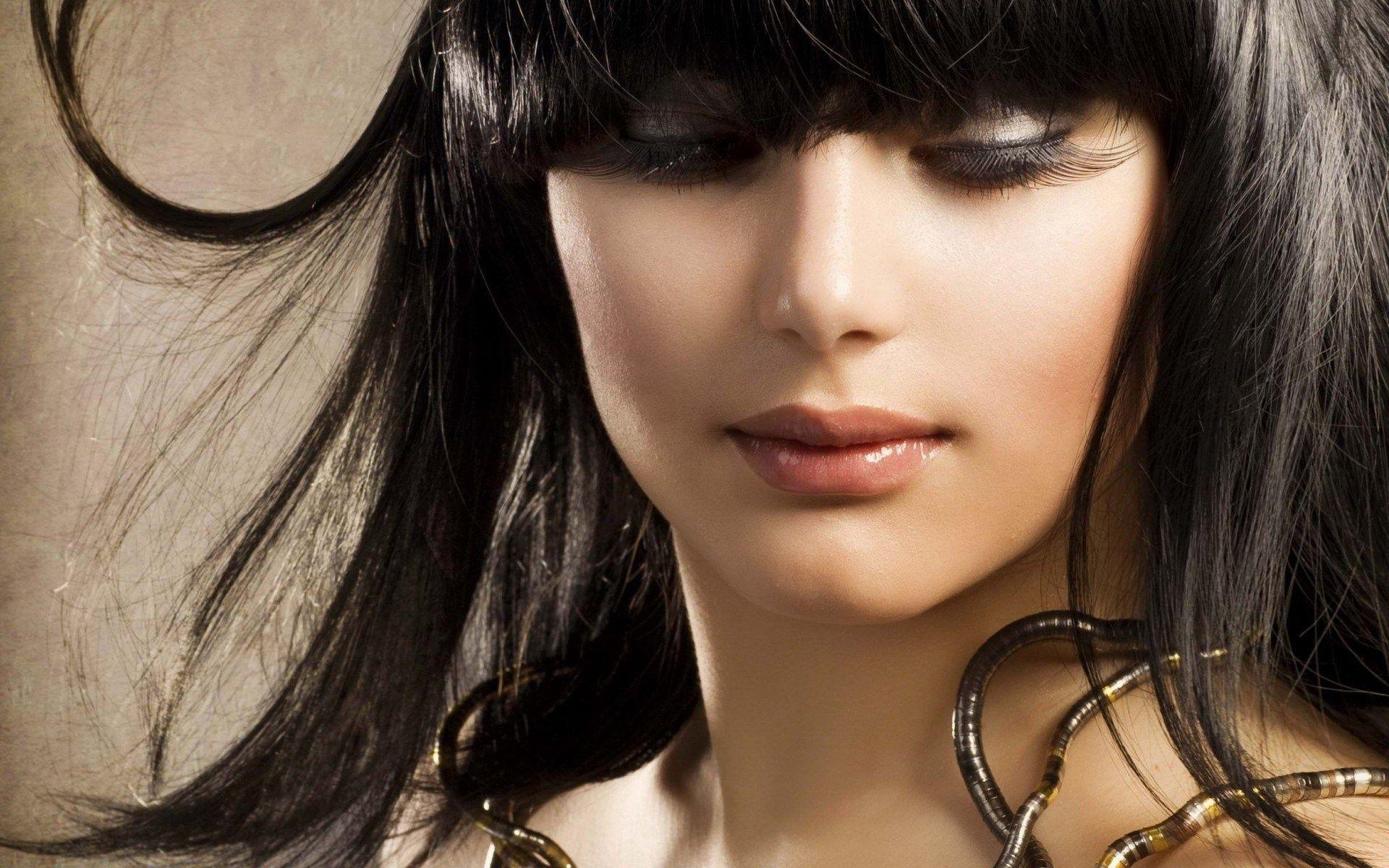 1920x1200 Beautiful Brunette Egyptian Style wallpaperx1200