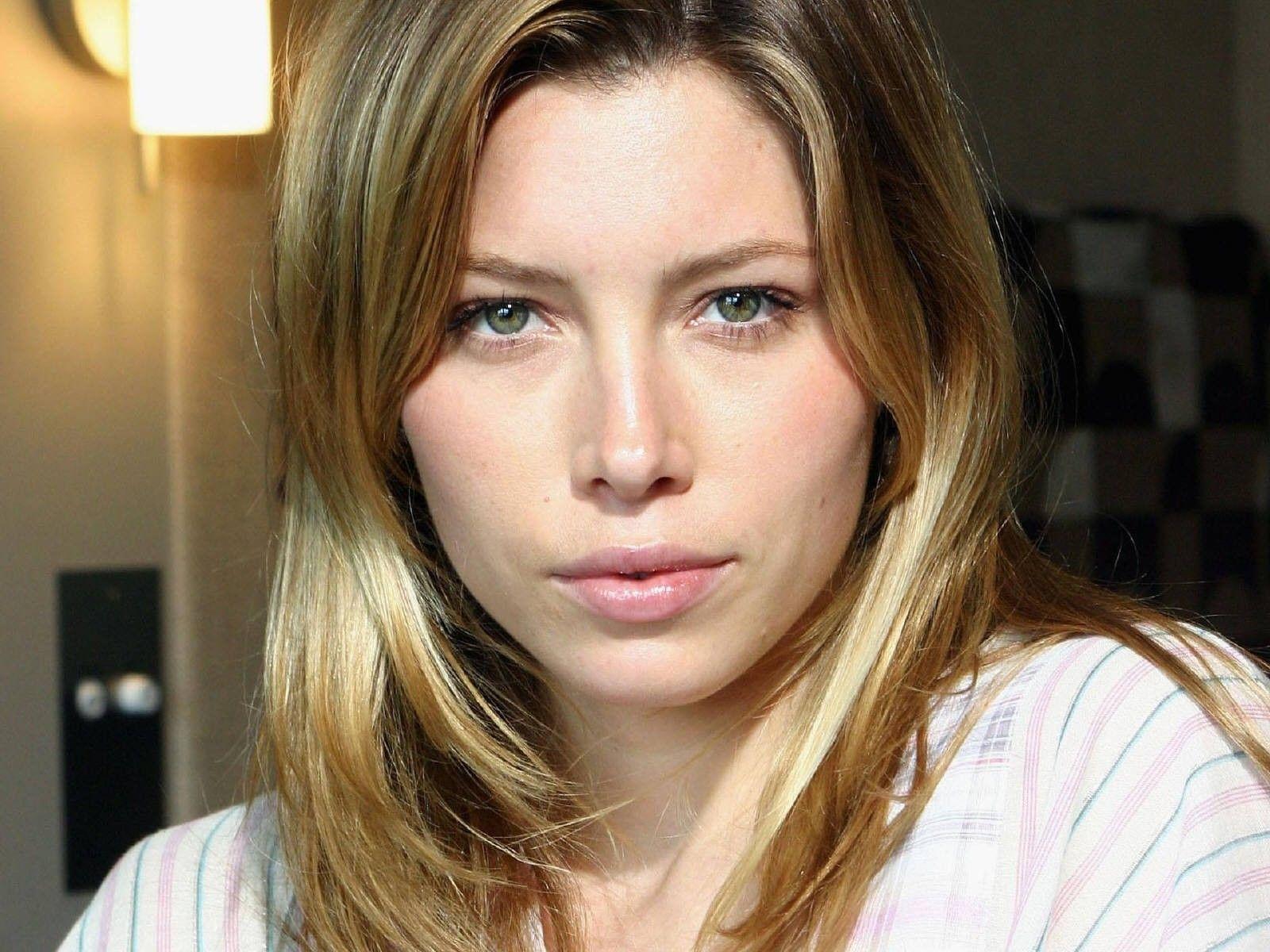1600x1200 Jessica Biel Wallpaper, Picture, Image