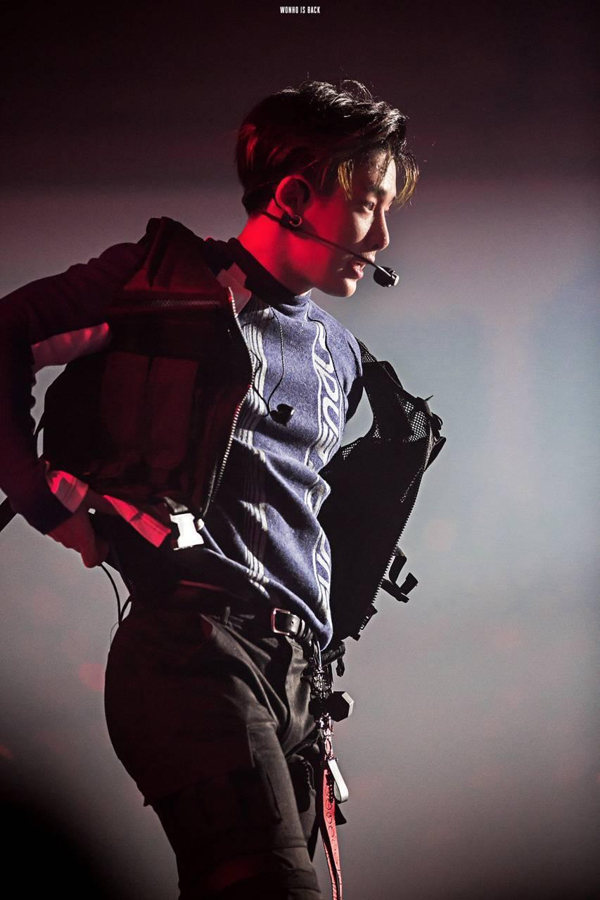 853x1280 Shin Won Ho Wallpaper