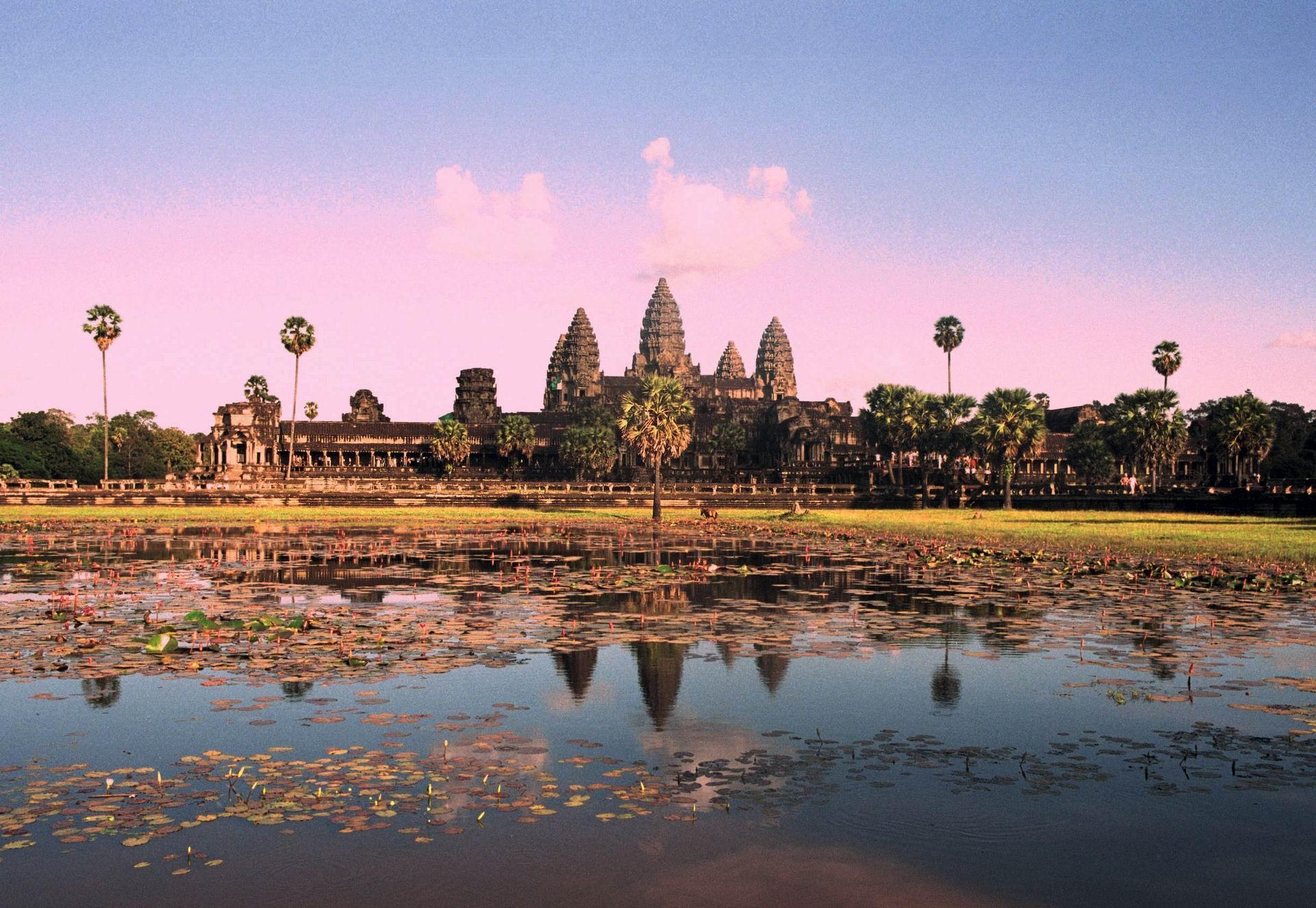 1920x1324 Angkor Wat Wallpaper