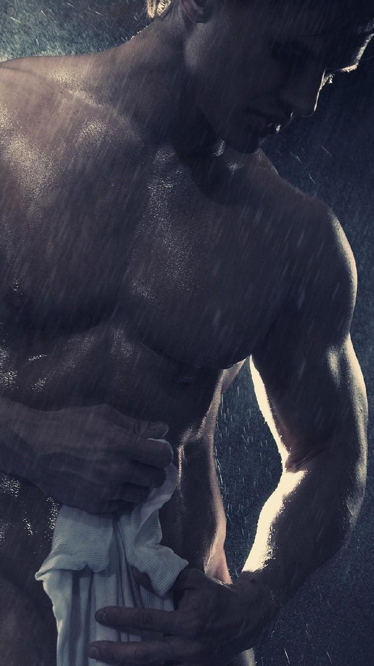 750x1334 iPhone Wallpaper Muscular man under the shower HD Wallpaper