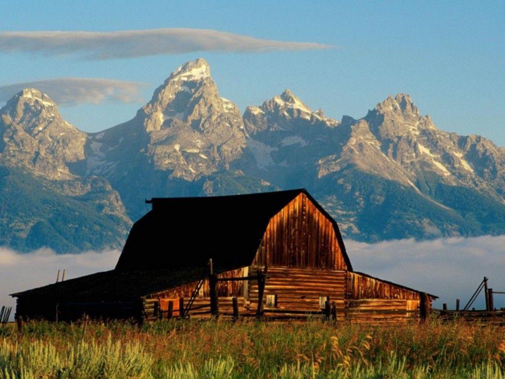 1024x768 Mountain Cabin Desktop Wallpaper