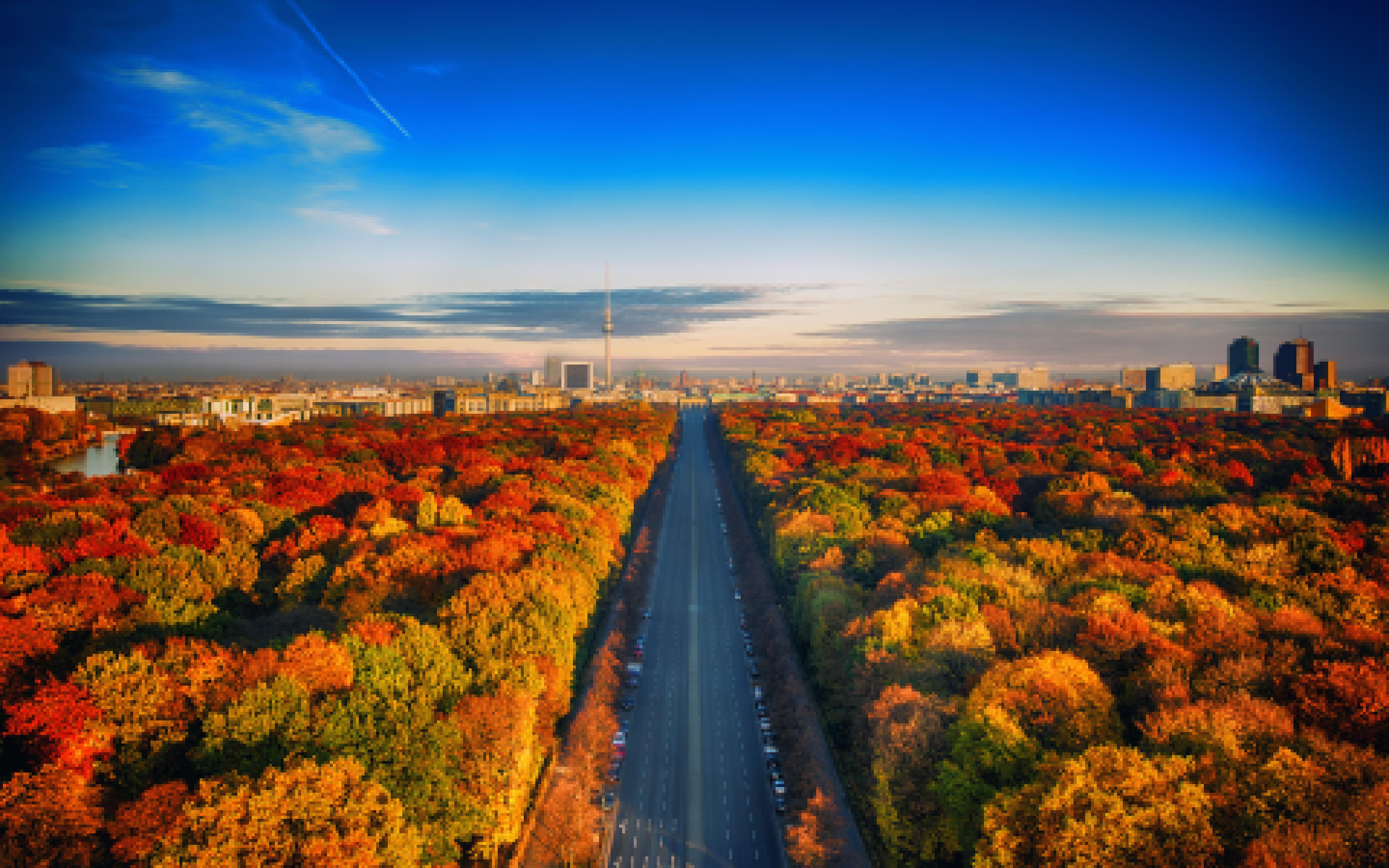 3840x2400 Berlin Autumn 5K Wallpaper