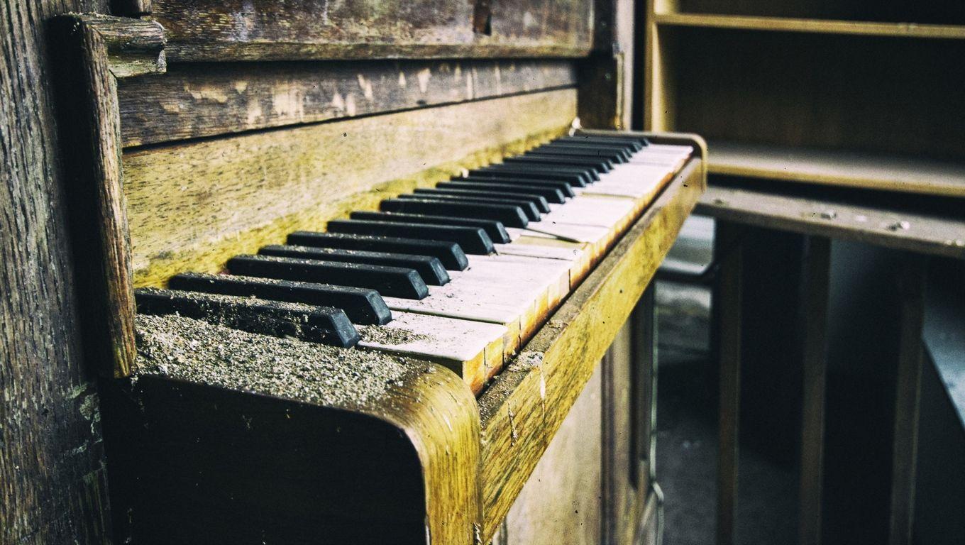 1360x768 Piano Old Laptop HD HD 4k Wallpaper, Image, Background, Photo and Picture
