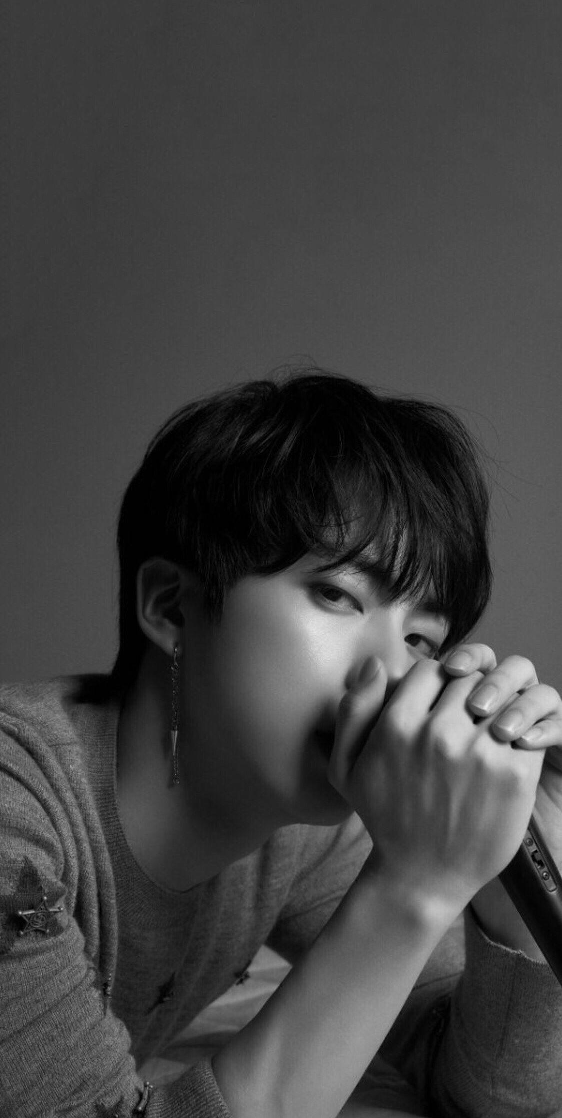 1125x2239 BTS #Jin Love Yourself : Tear O Version iPhone Wallpaper. #KimSeokjin. Bangtan. #방탄소년단 #진 #김석진. 남자들, 연예인, 방탄소년단 배경화면