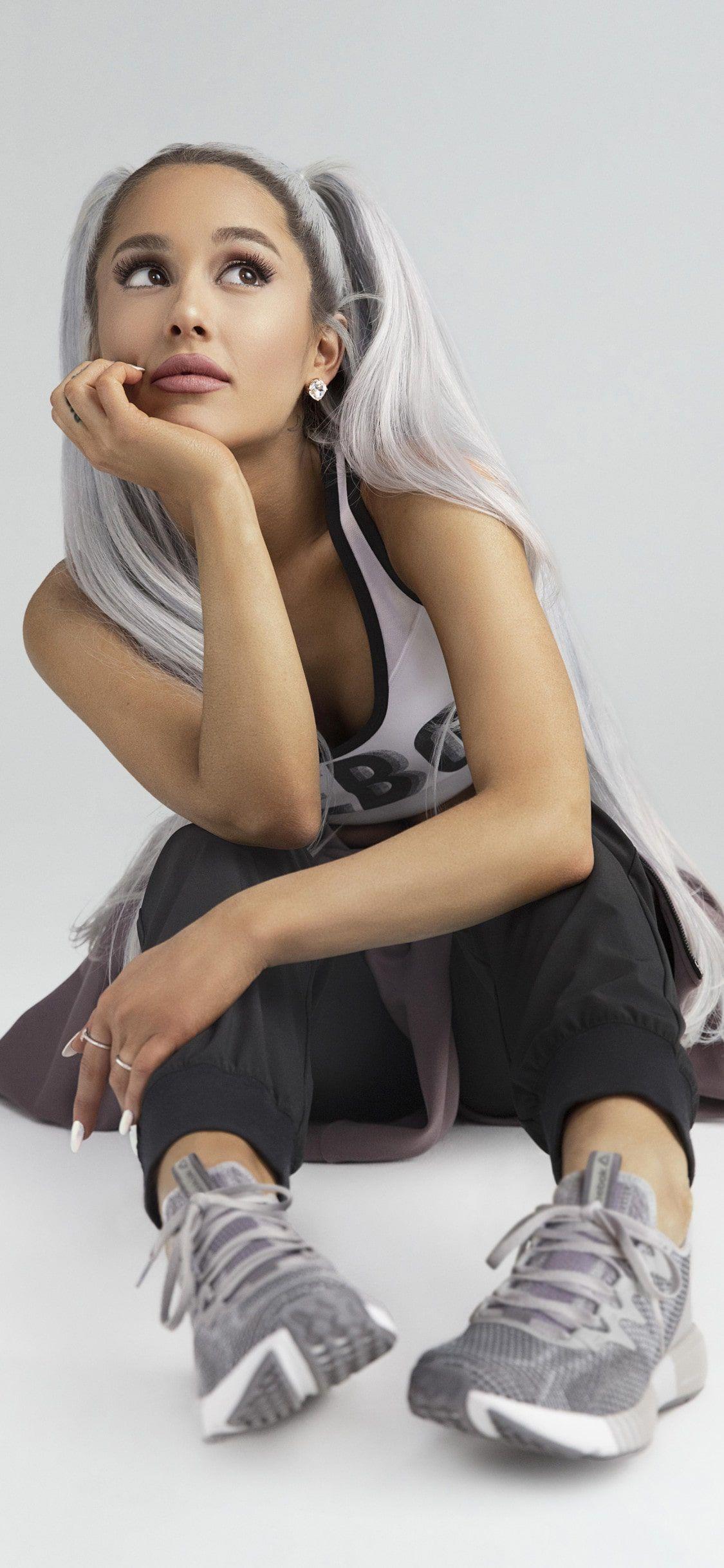 1125x2436 Cool Ariana Grande Wallpaper Free HD Wallpaper