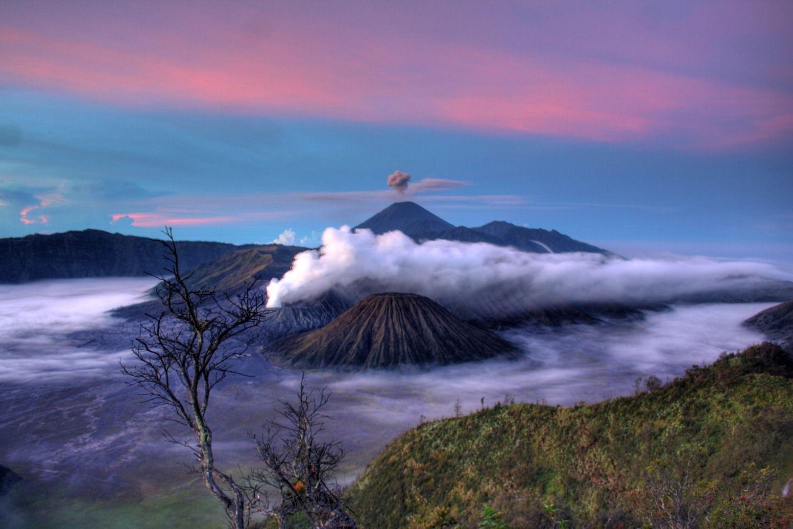 1619x1080 Exploring the Amazing Mount Semeru Tempat Wisata di Indonesia