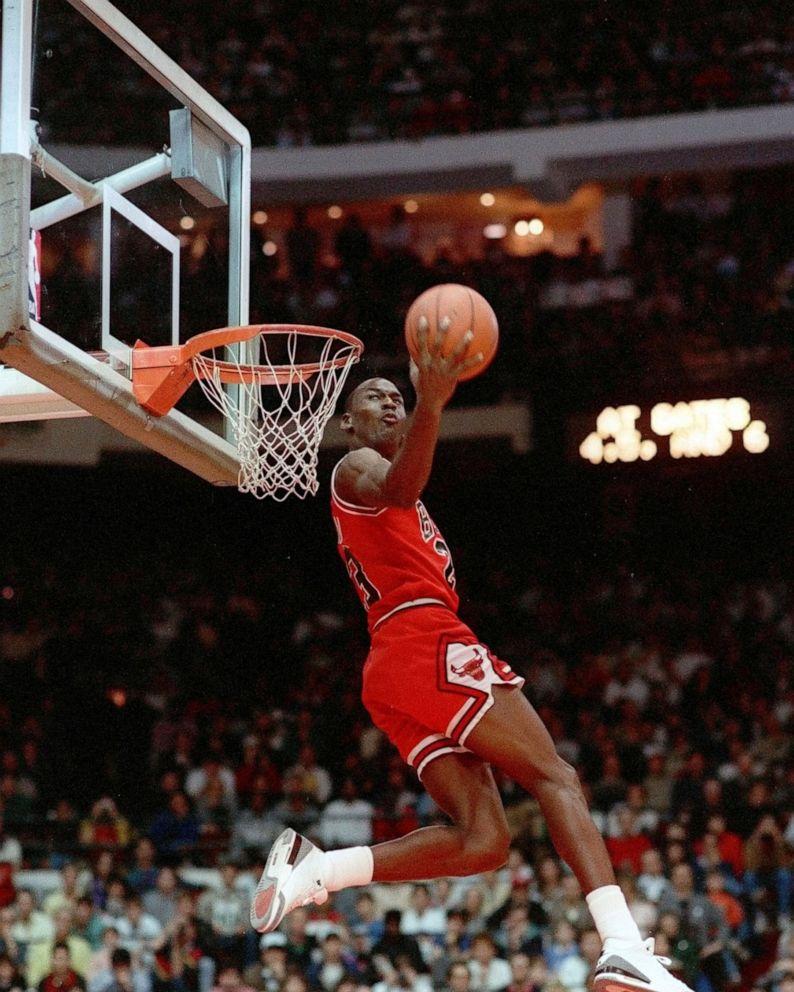 794x992 Jordan, Wilkins reflect on memorable '88 dunk contest battle