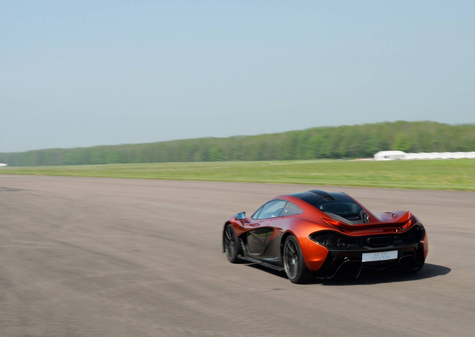 1600x1136 The Hypercar Holy Trinity 200mph Challenge