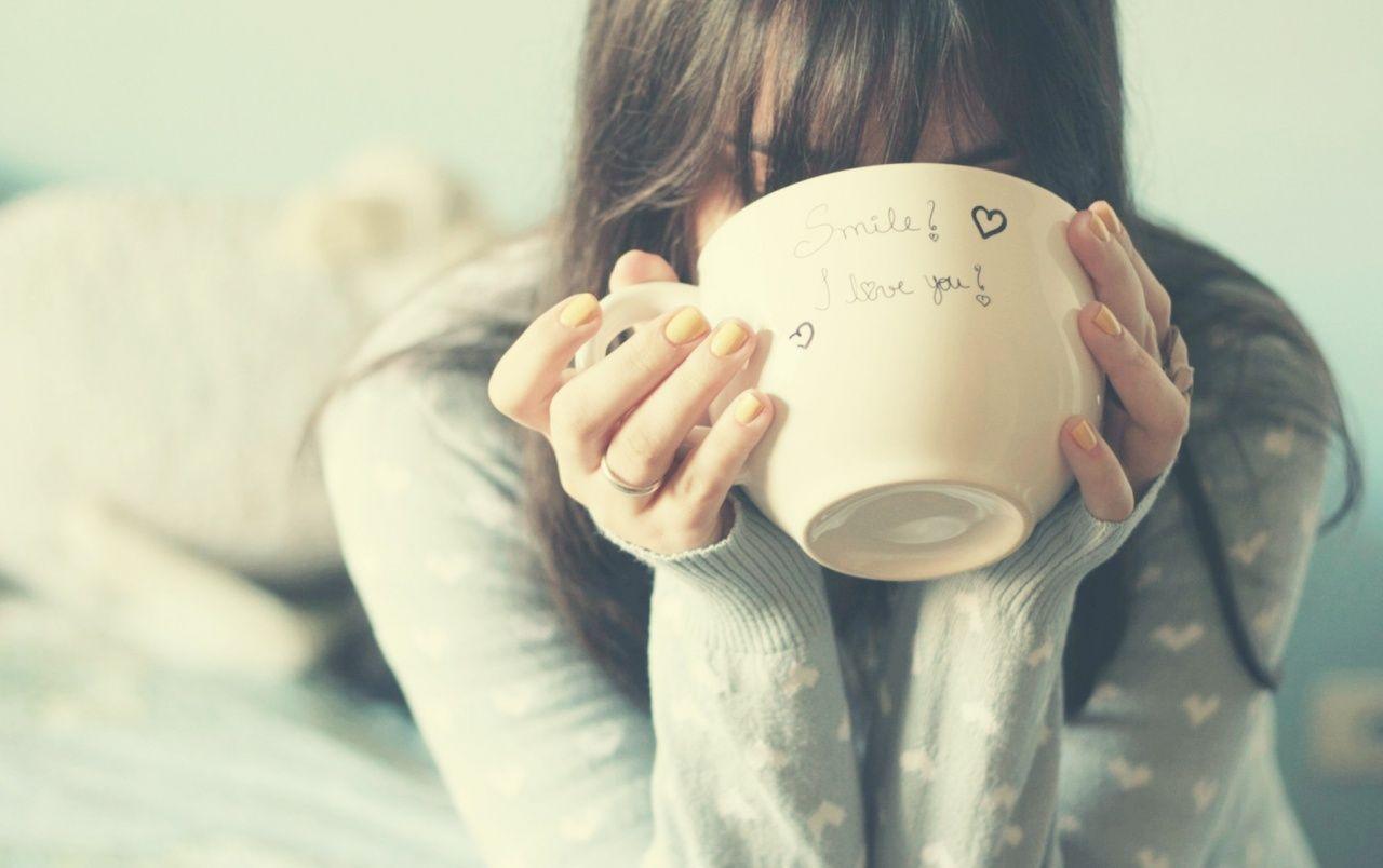 1280x804 Girl Drinking from Big Cup wallpaper. Girl Drinking from Big Cup