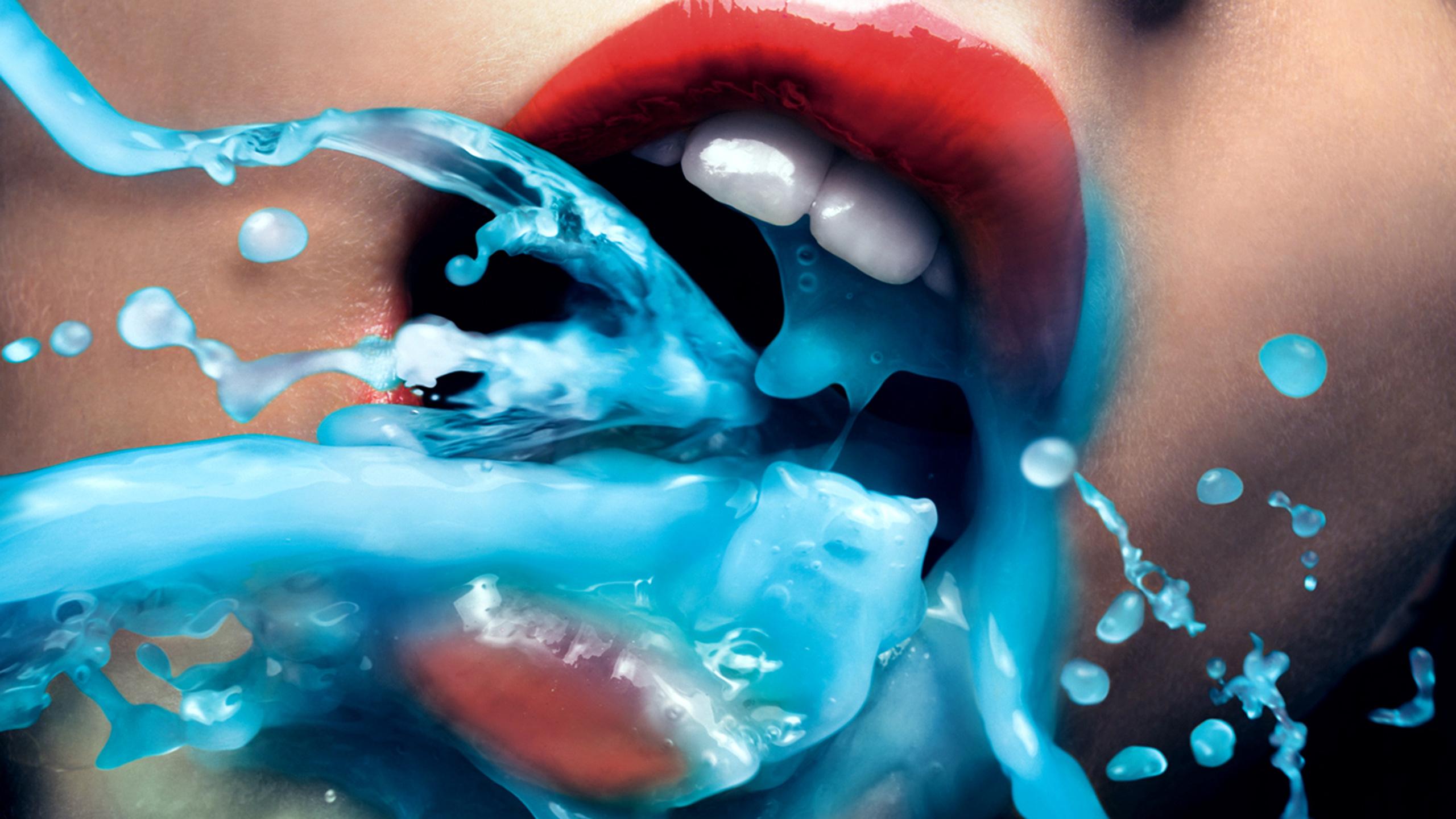 2560x1440 Girl Drinking Blue Water Desktop HD Wallpaper