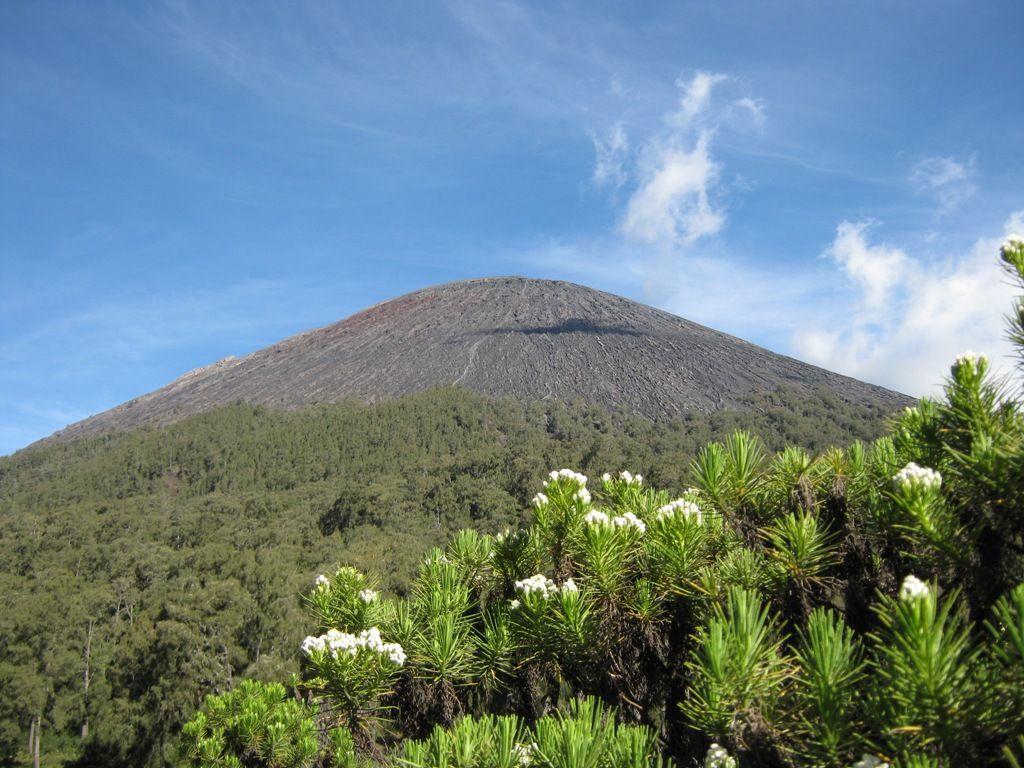 1024x768 Semeru Mountain (Jawa Timur)