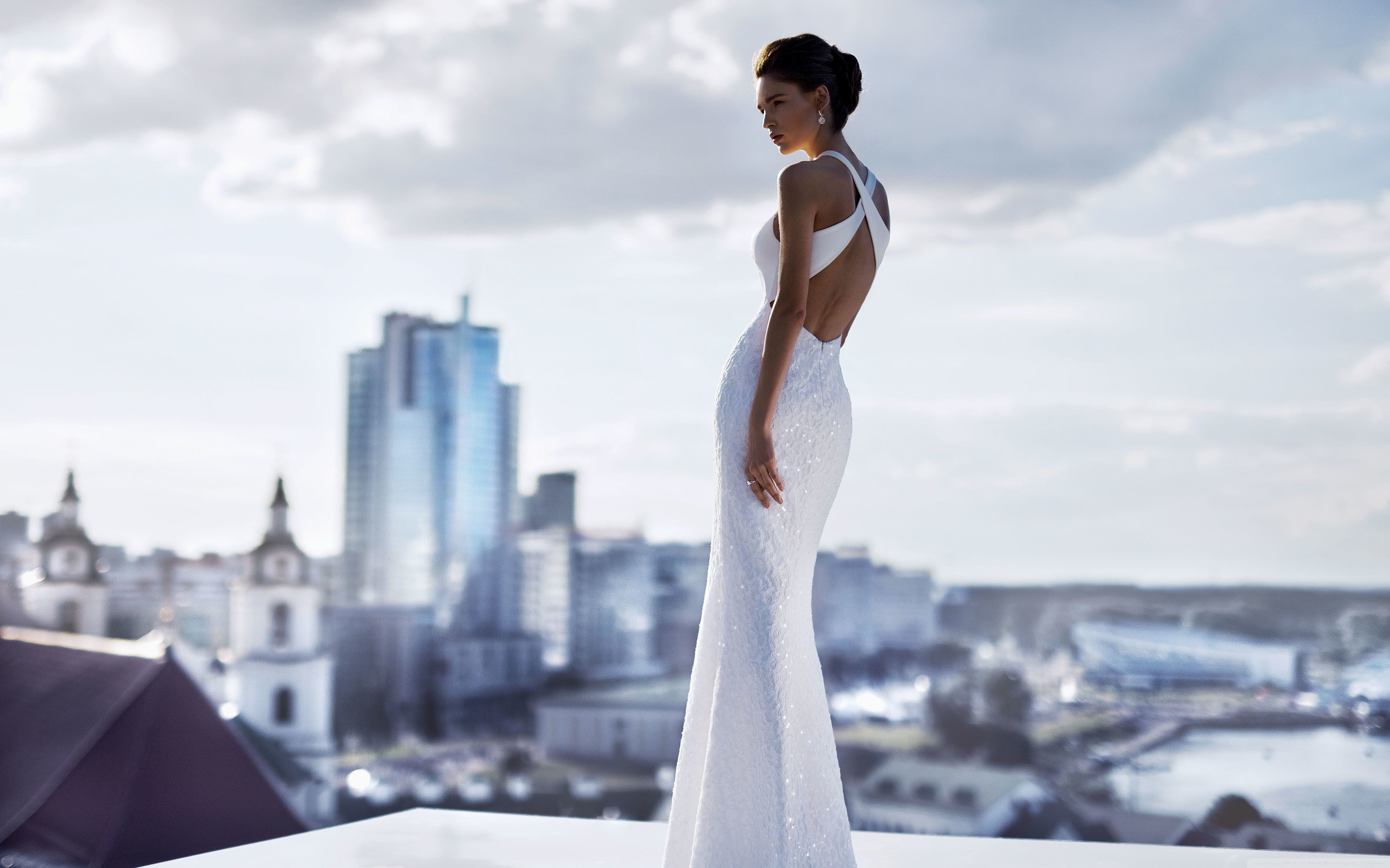 3840x2400 Fashion Model in a Beautiful White Dress 4K UHD Wallpaper for UltraHD Desktop and TV : Widescreen and UltraWide Display : Smartphone and Tablet Devices