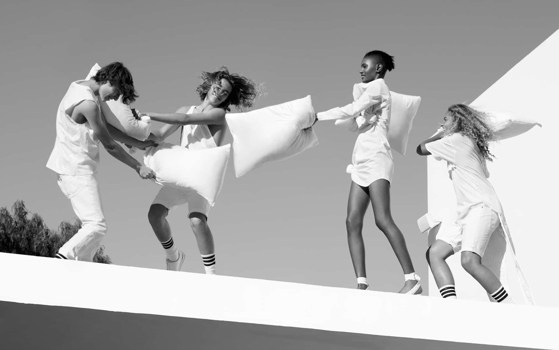 1920x1202 Black And White Fashion Wallpaper