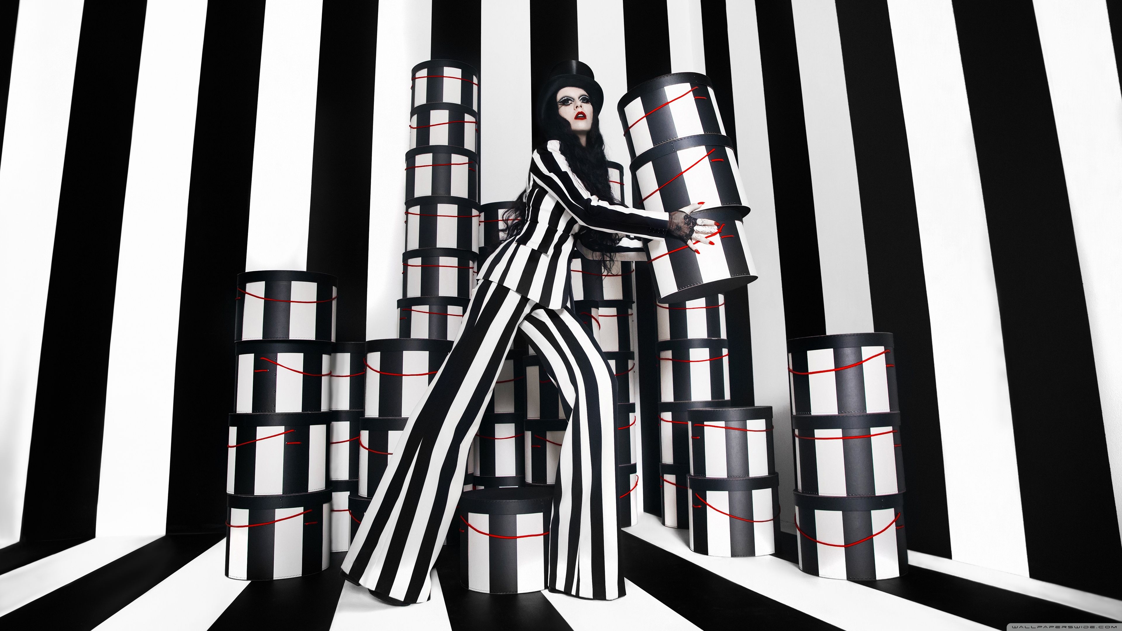 3840x2160 Vertical Stripes Fashion Trend Women 4K UHD Wallpaper for UltraHD Desktop and TV : Widescreen and UltraWide Display : Dual Monitor : Smartphone and Tablet Devices