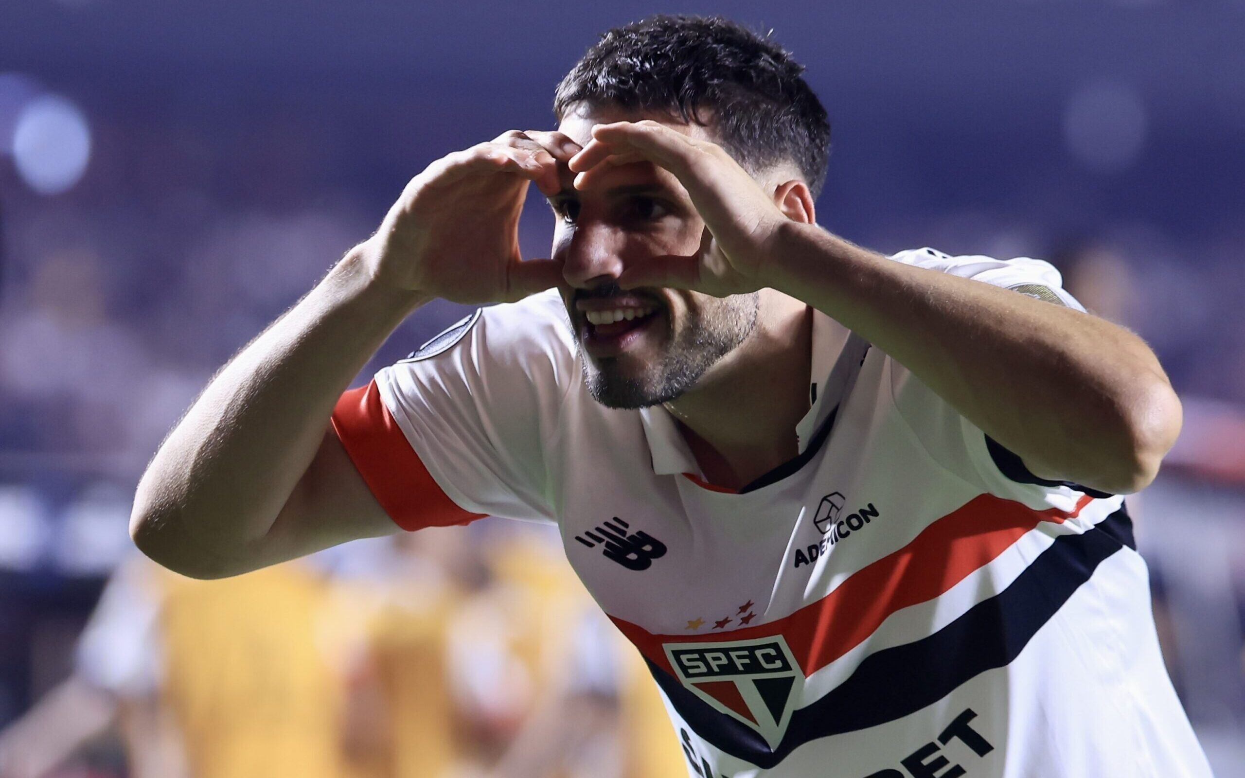 2560x1600 Calleri chega a 200 jogos pelo São Paulo; veja lista dos estrangeiros que alcançaram a marca