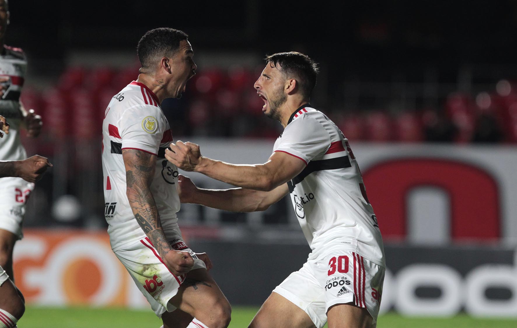 1772x1125 Juntos, Calleri e Luciano marcaram mais gols que 14 times no Brasileiro