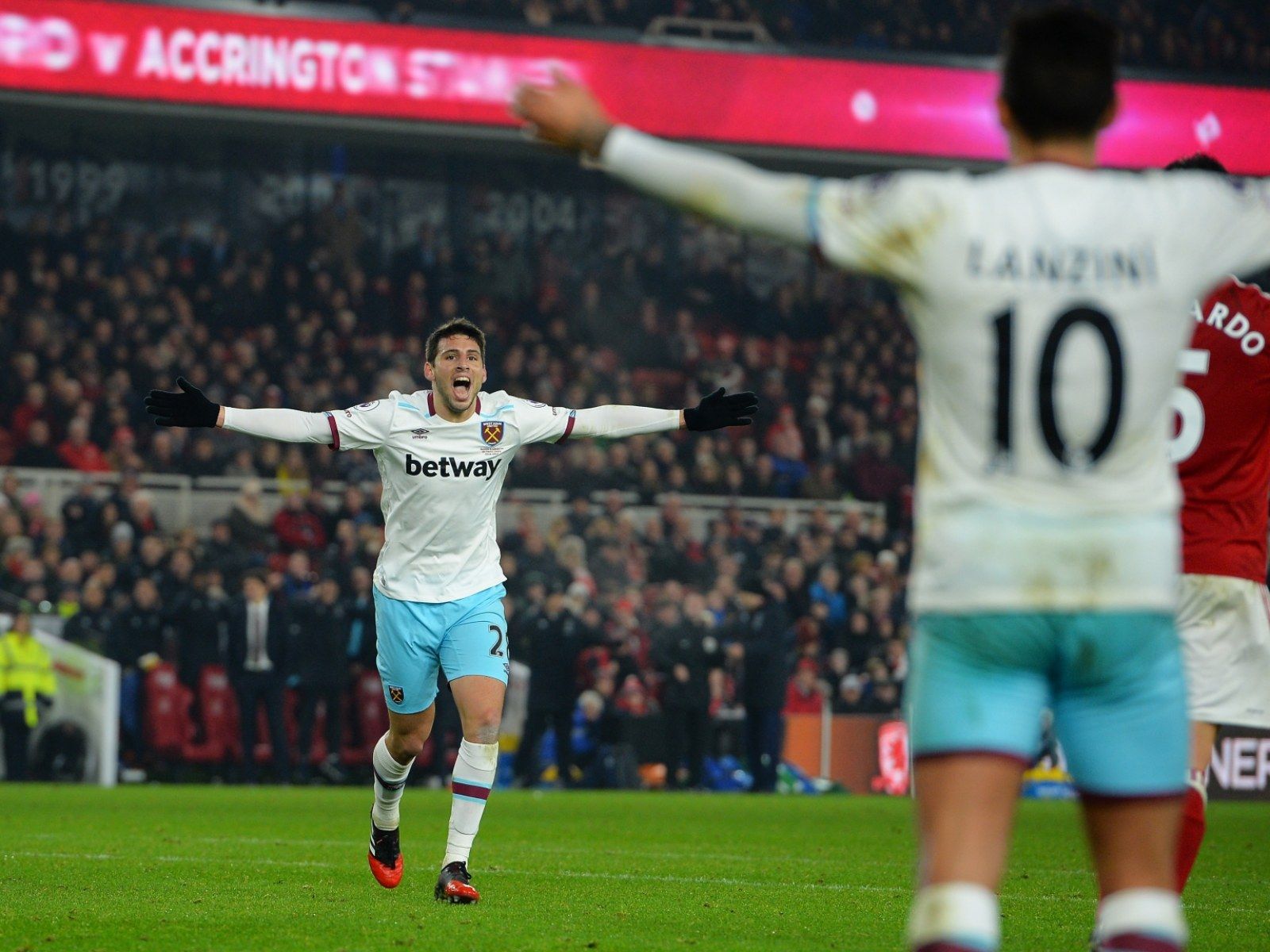 1600x1200 West Ham transfer news: UD Las Palmas president explains delays in Jonathan Calleri transfer