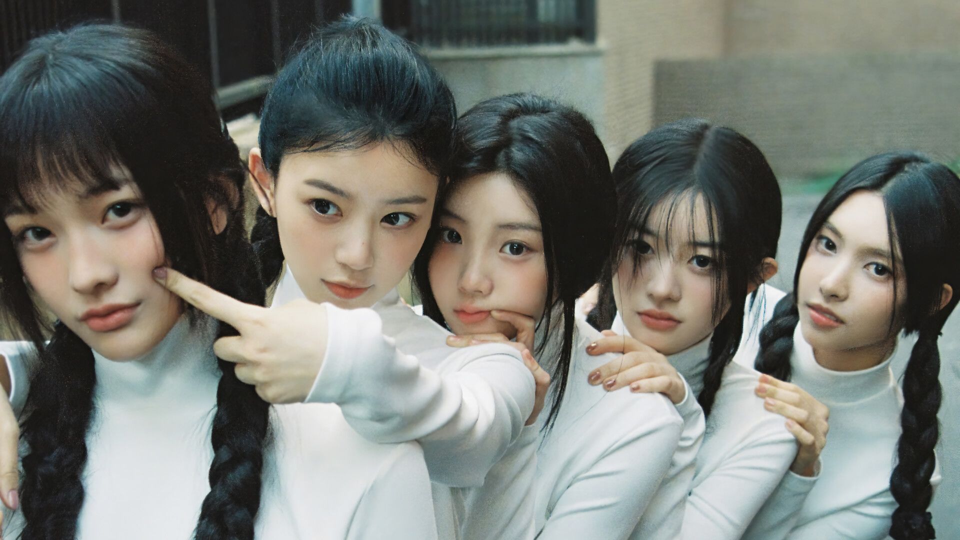1920x1080 ILLIT All Members Iroha Mokah Wonhee Minju Yunah Wallpaper 4K HD PC a