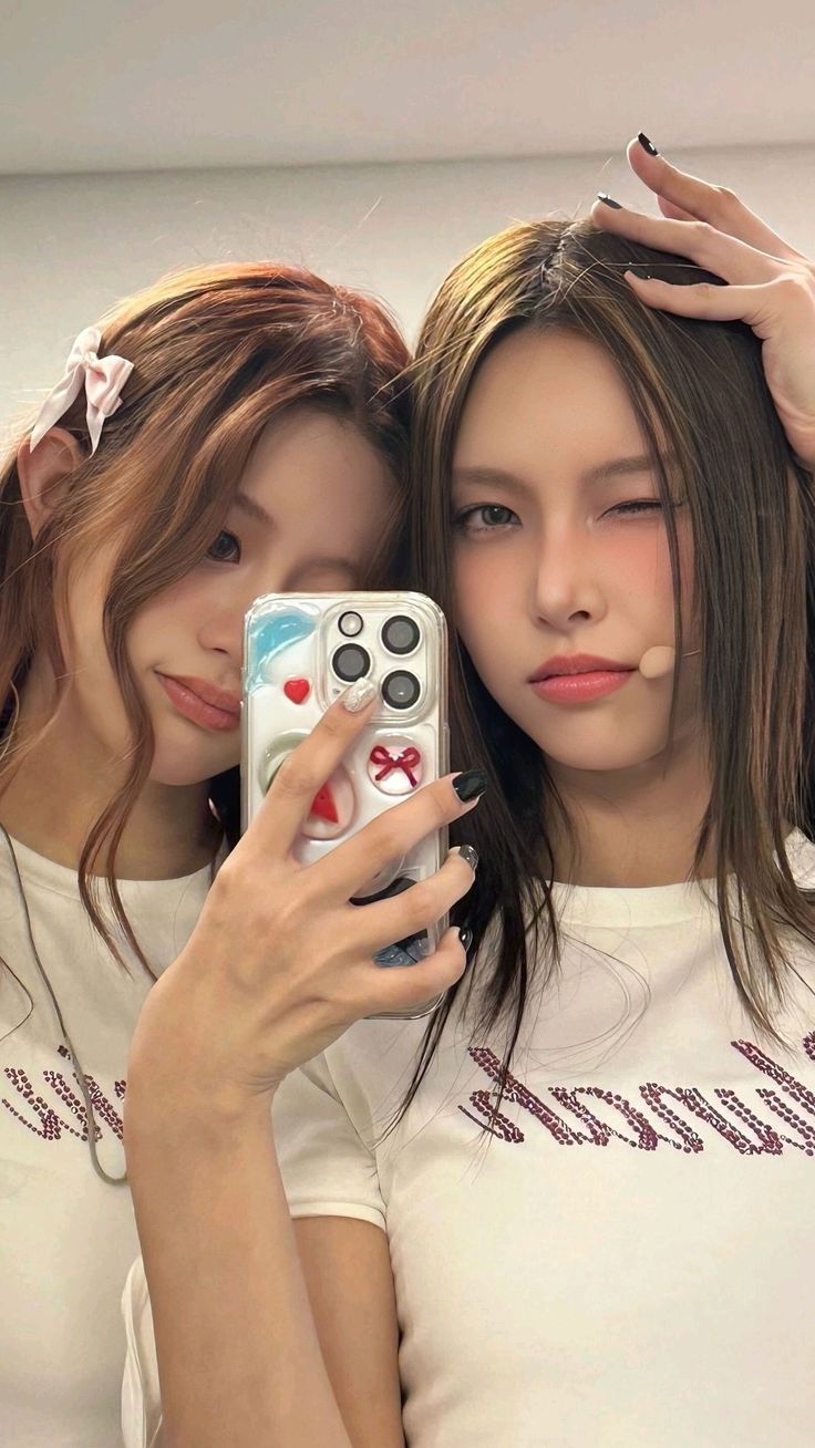 736x1308 Discover 110 illit and illit wallpaper lockscreen ideas. illit wallpaper aesthetic, kpop wallpaper illit, illit aesthetic wallpaper and more
