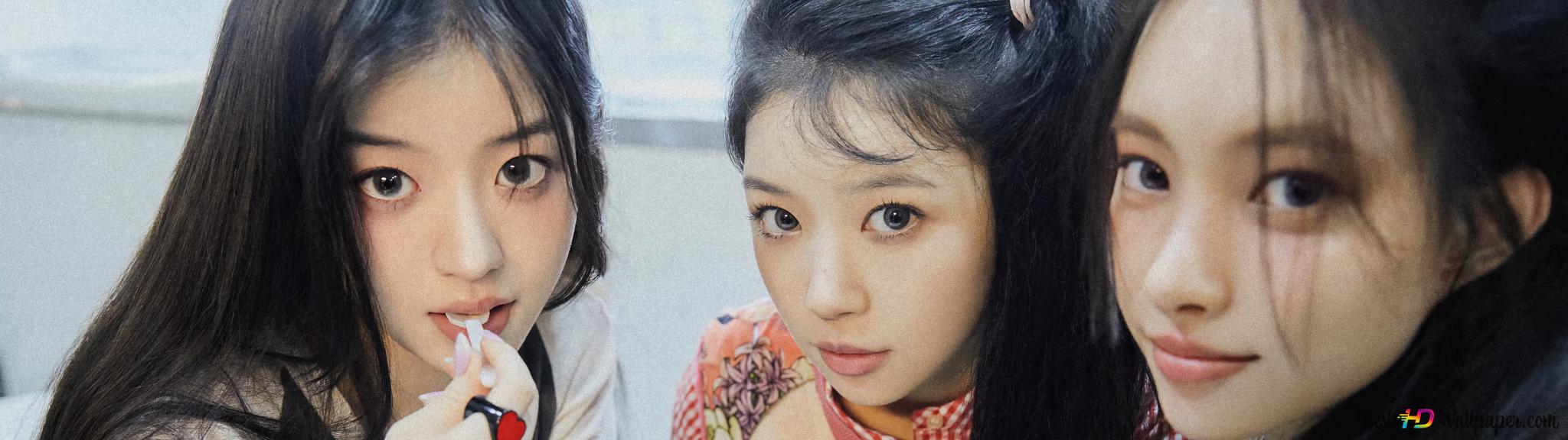 2048x576 Yunah ILLIT dengan Moka & Minju 4K unduhan wallpaper