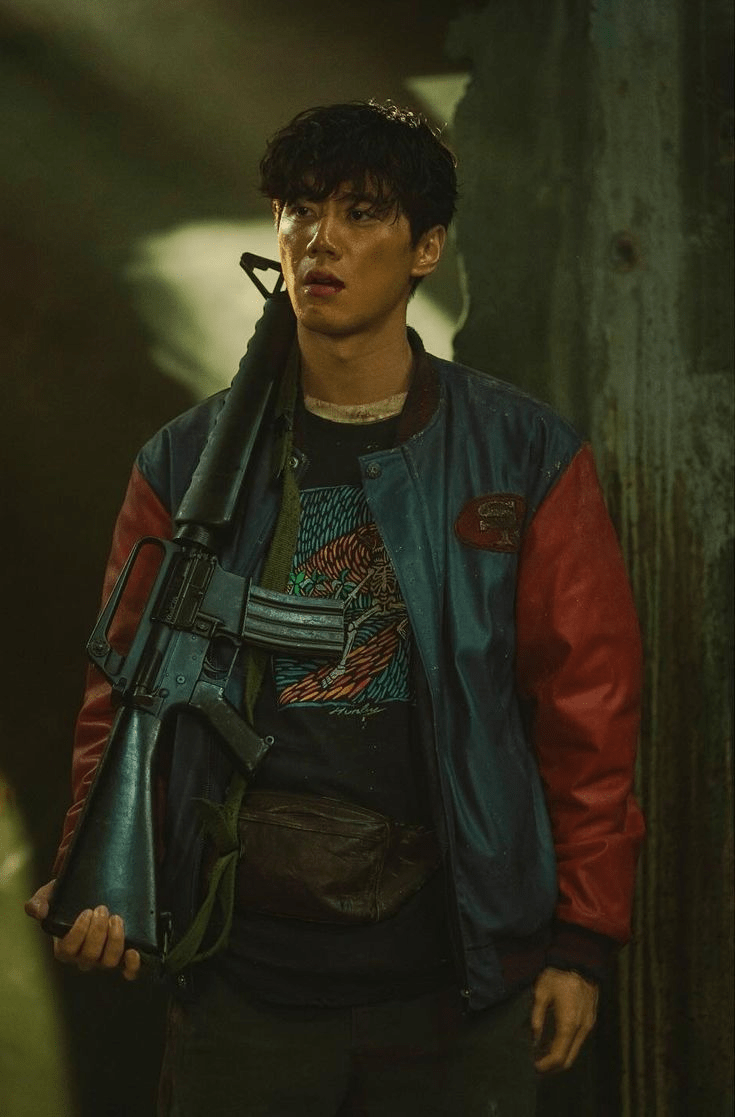 735x1117 Lee Jun Young Might Just Be The Actor With The Craziest Range Of Characters Ever