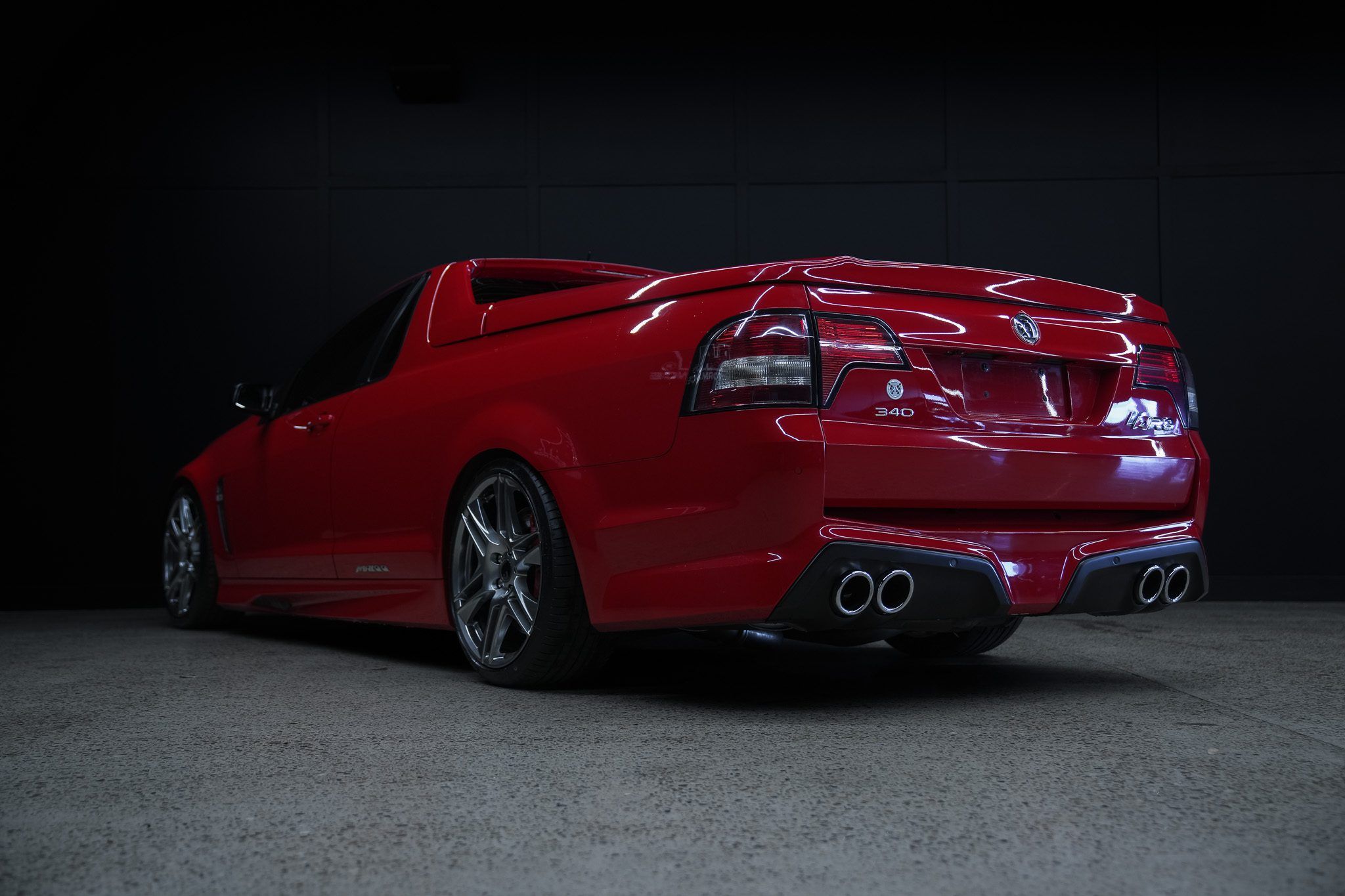 2048x1365 HOLDEN HSV GEN F R8 MALOO