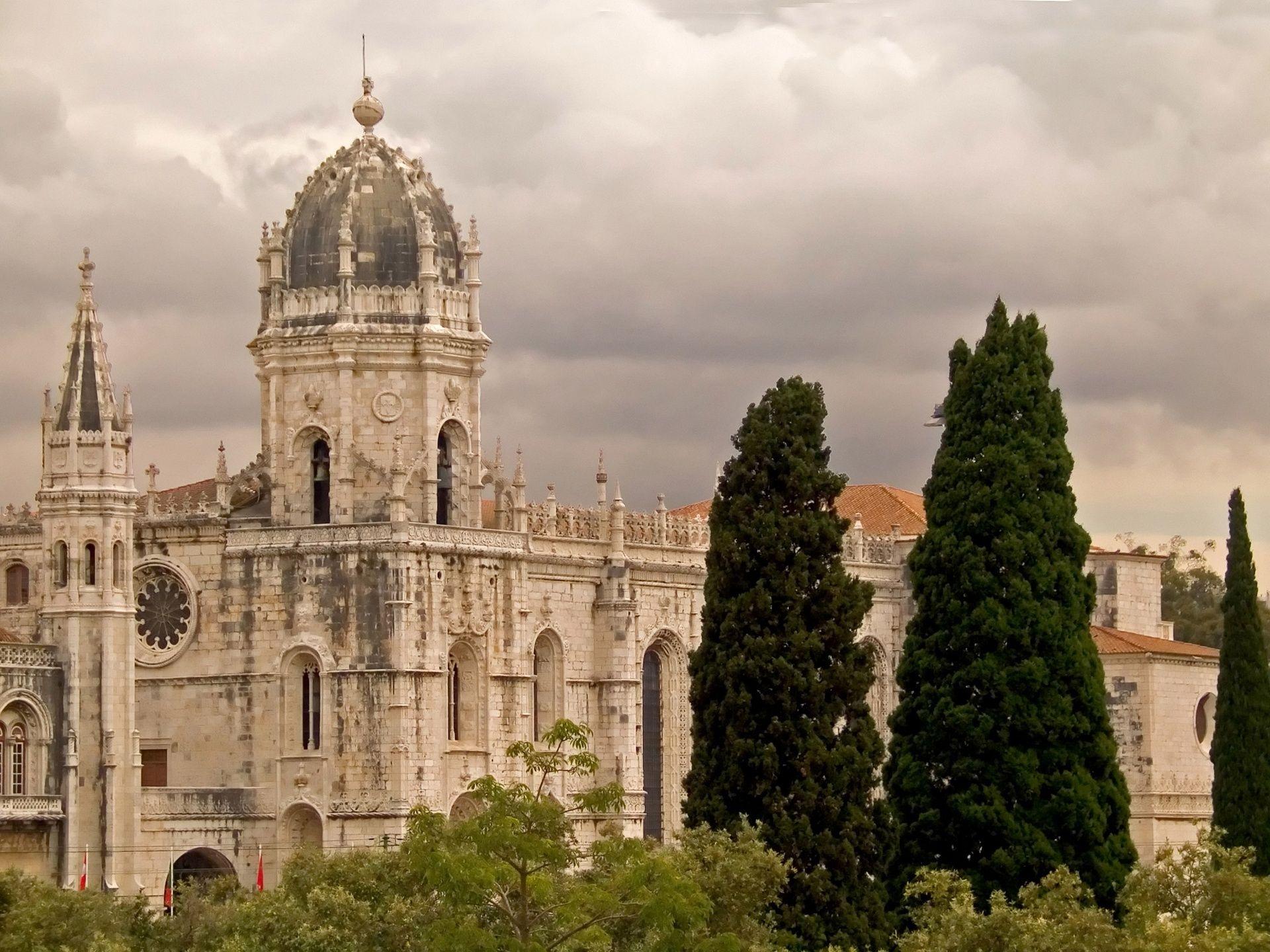 1920x1440 Lisbon Portugal wallpaper. Lisbon Portugal