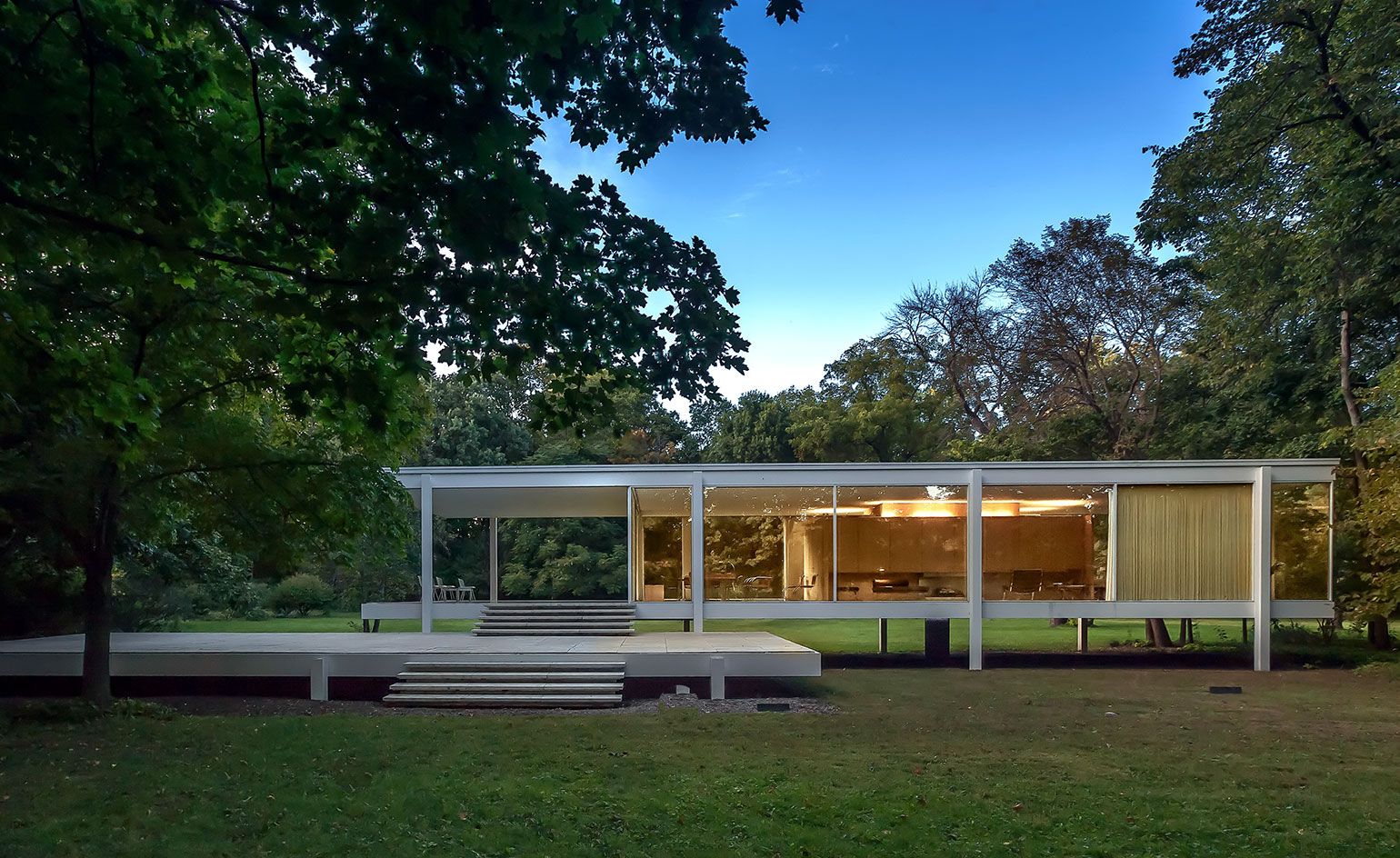1540x944 Amplified: art meets architecture at the Farnsworth House. Wallpaper*