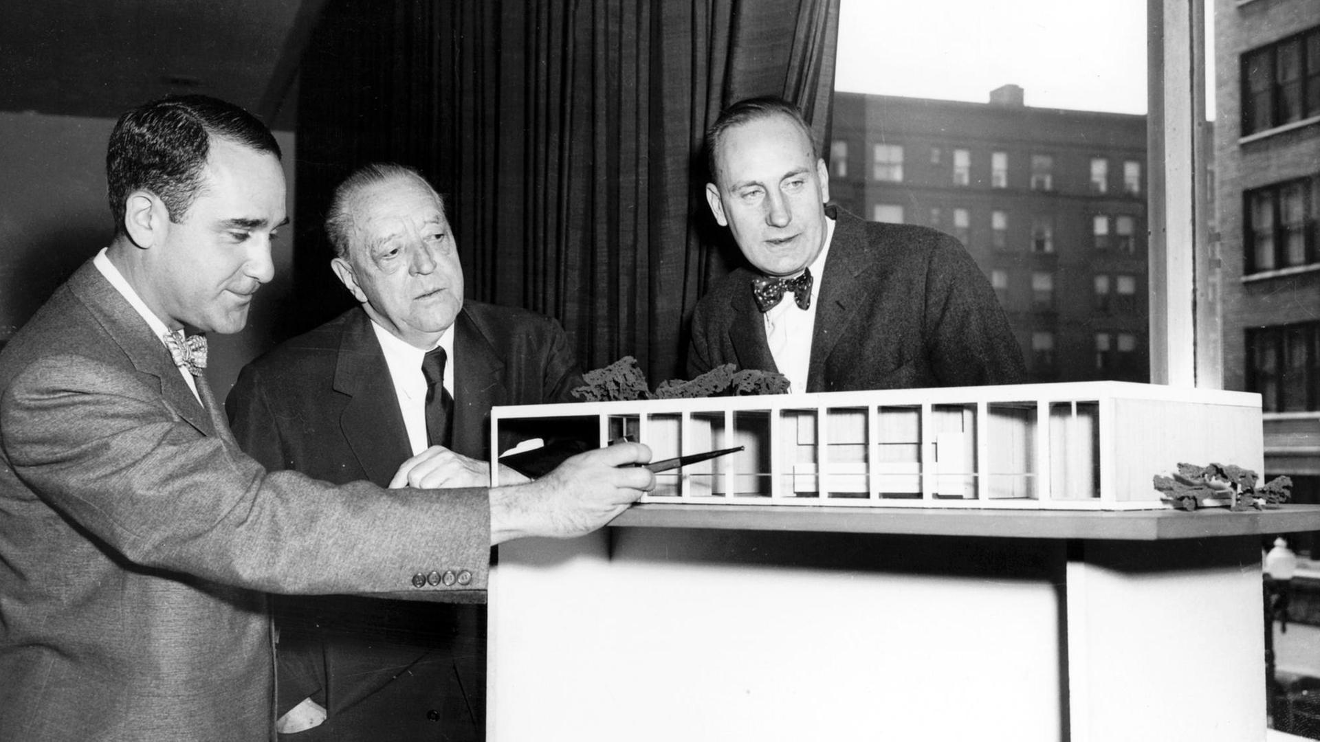 1920x1080 Ludwig Mies van der Rohe: The minimalist of the 20th Century