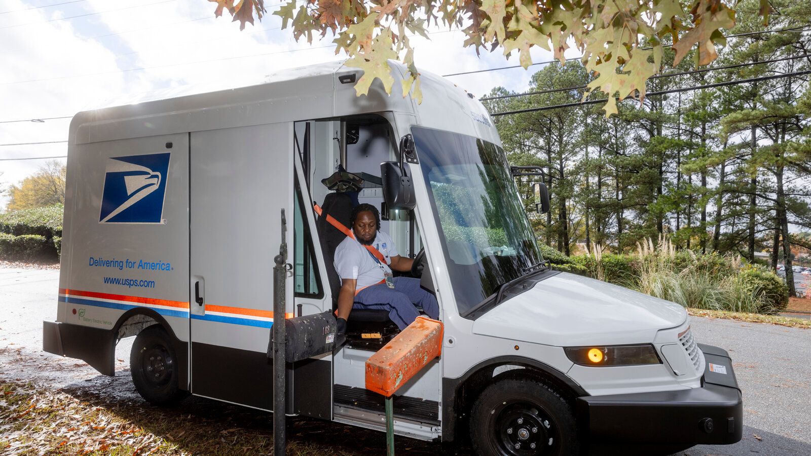 1600x900 Yes, It 'Looks Like a Duck, ' but Carriers Like the New Mail Truck
