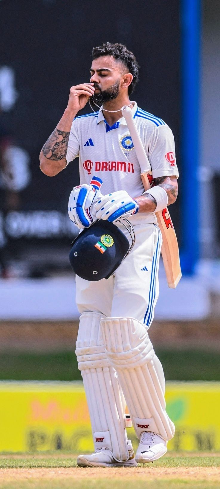 736x1631 Virat Kohli