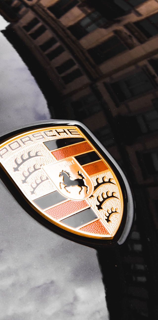 640x1296 The Porsche Crest: What's Its Origin?