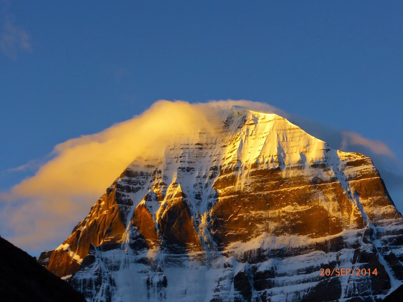 1400x1050 Kailash Mountain Wallpaper
