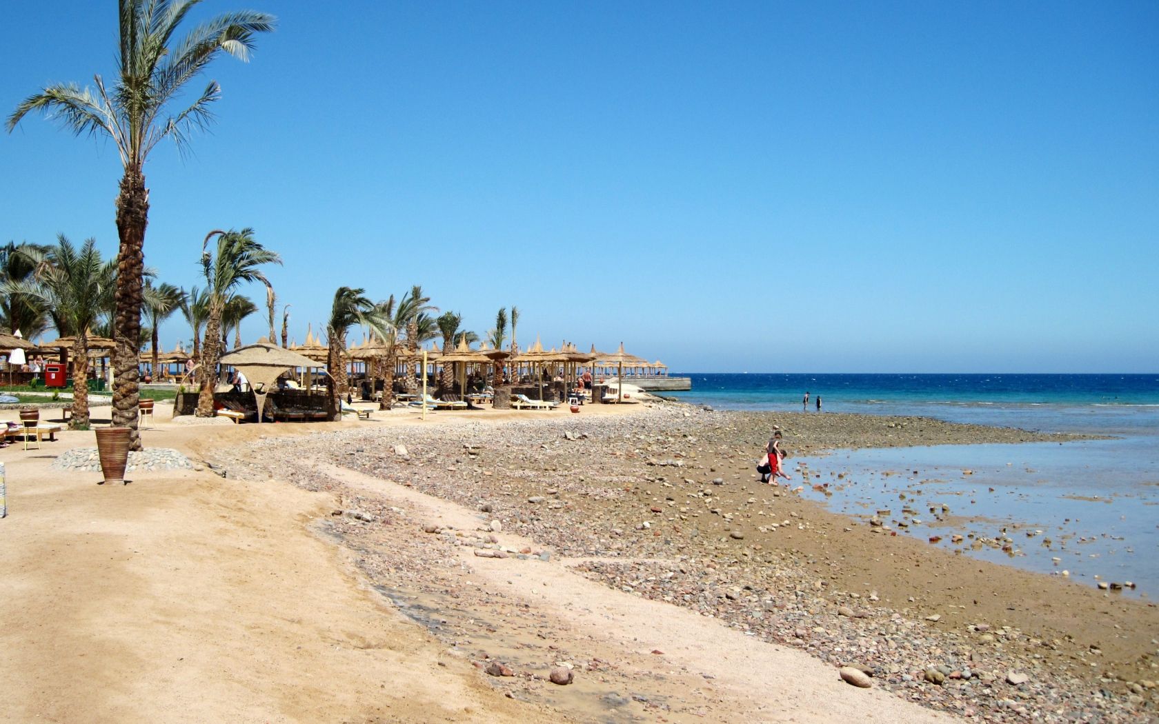 1680x1050 Summer vacation at the beach in the resort of Hurghada, Egypt Desktop wallpaper 1680x1050