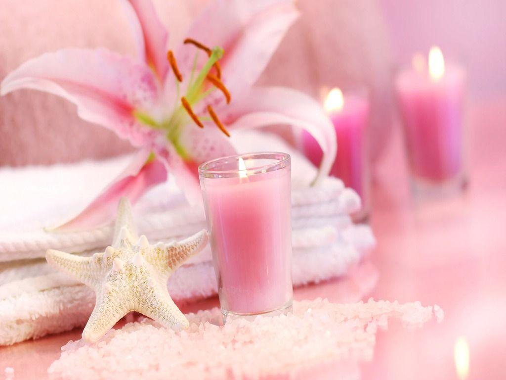 1024x768 Candle and Roses Desktop Wallpaper