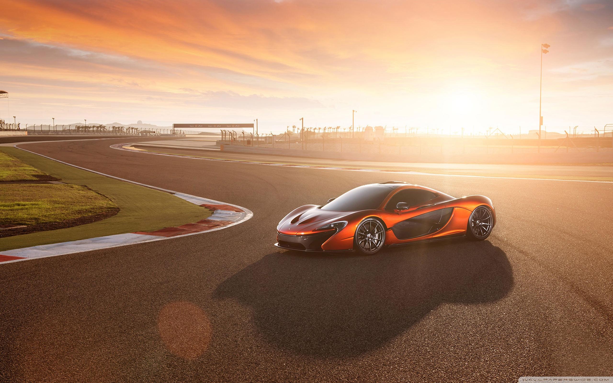 2560x1600 Race Track Wallpaper (2560x 1.19 Mb)