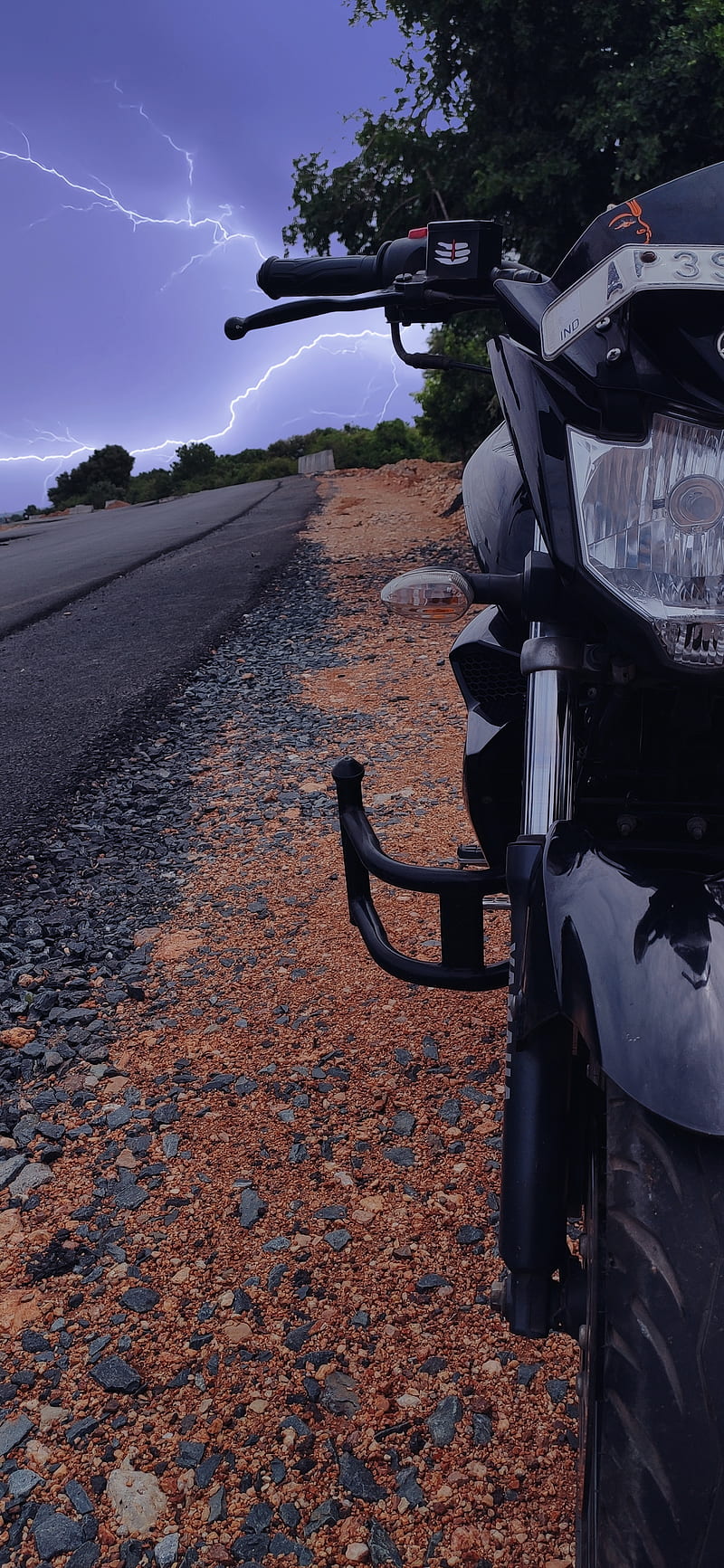 800x1733 HD fz bike wallpaper