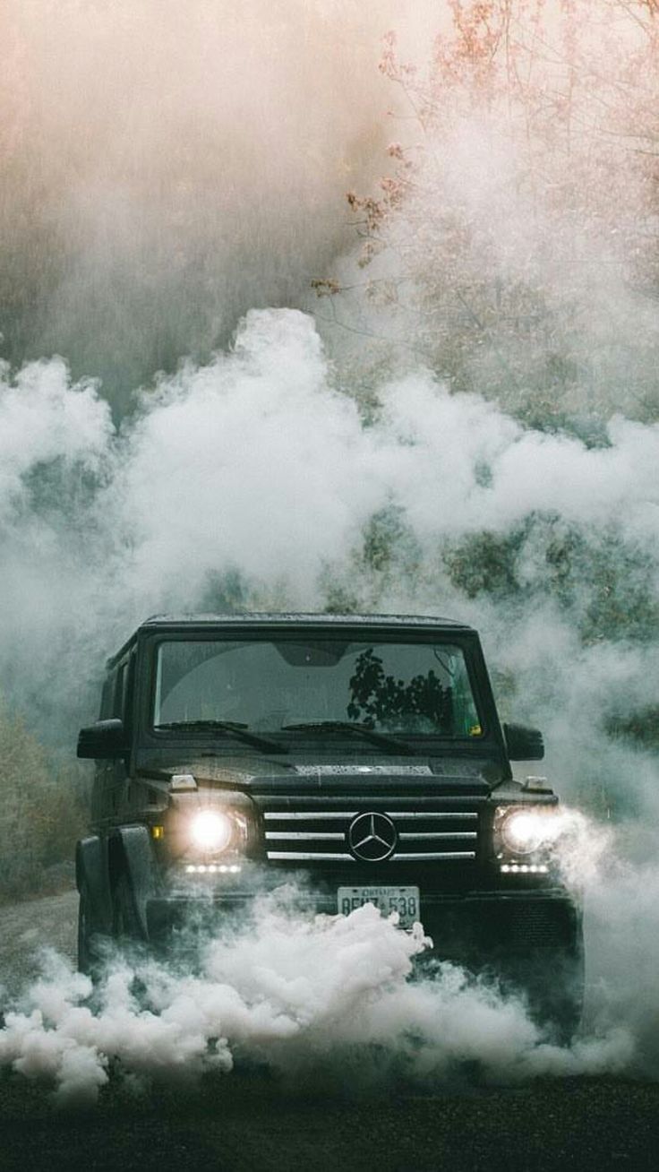 736x1308 Mercedes jeep