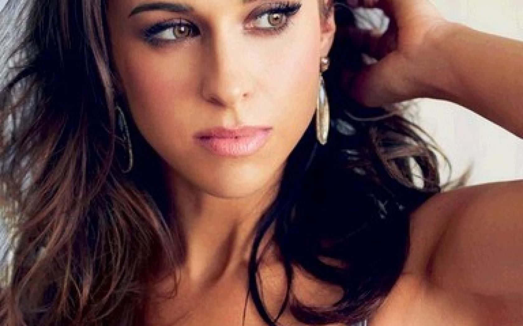 1680x1050 Lacey chabert Wallpaper