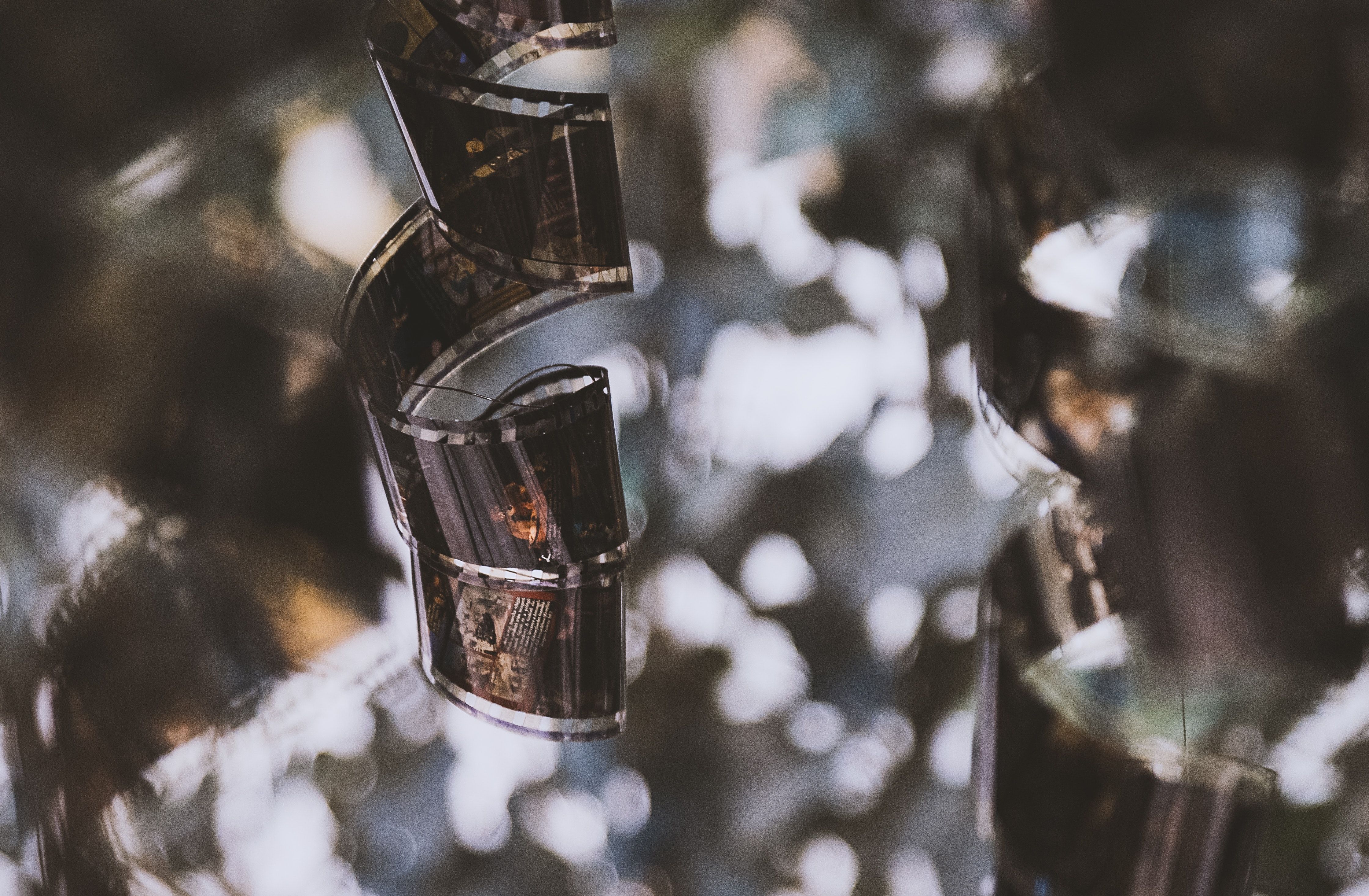 4479x2931 Wallpaper Silver Diamond Ring in Tilt Shift Lens, Background Free Image