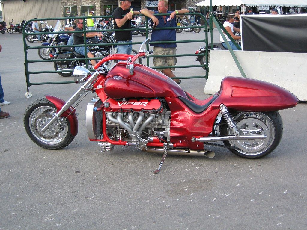 1024x768 Boss Hoss Viper Engined Insanity see the Hayabusa rear en