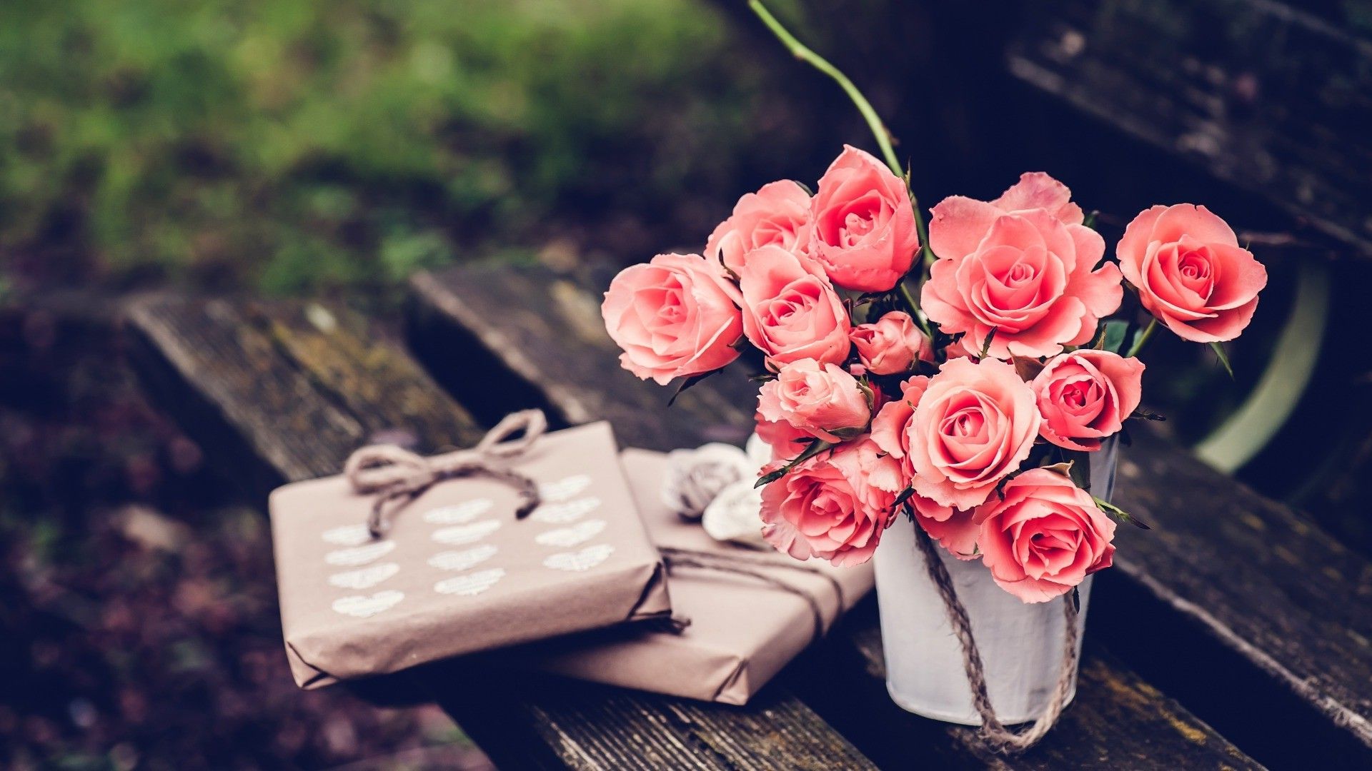 1920x1080 presents, Bench, Rose, Flowers, Bouquets Wallpaper HD / Desktop and Mobile Background