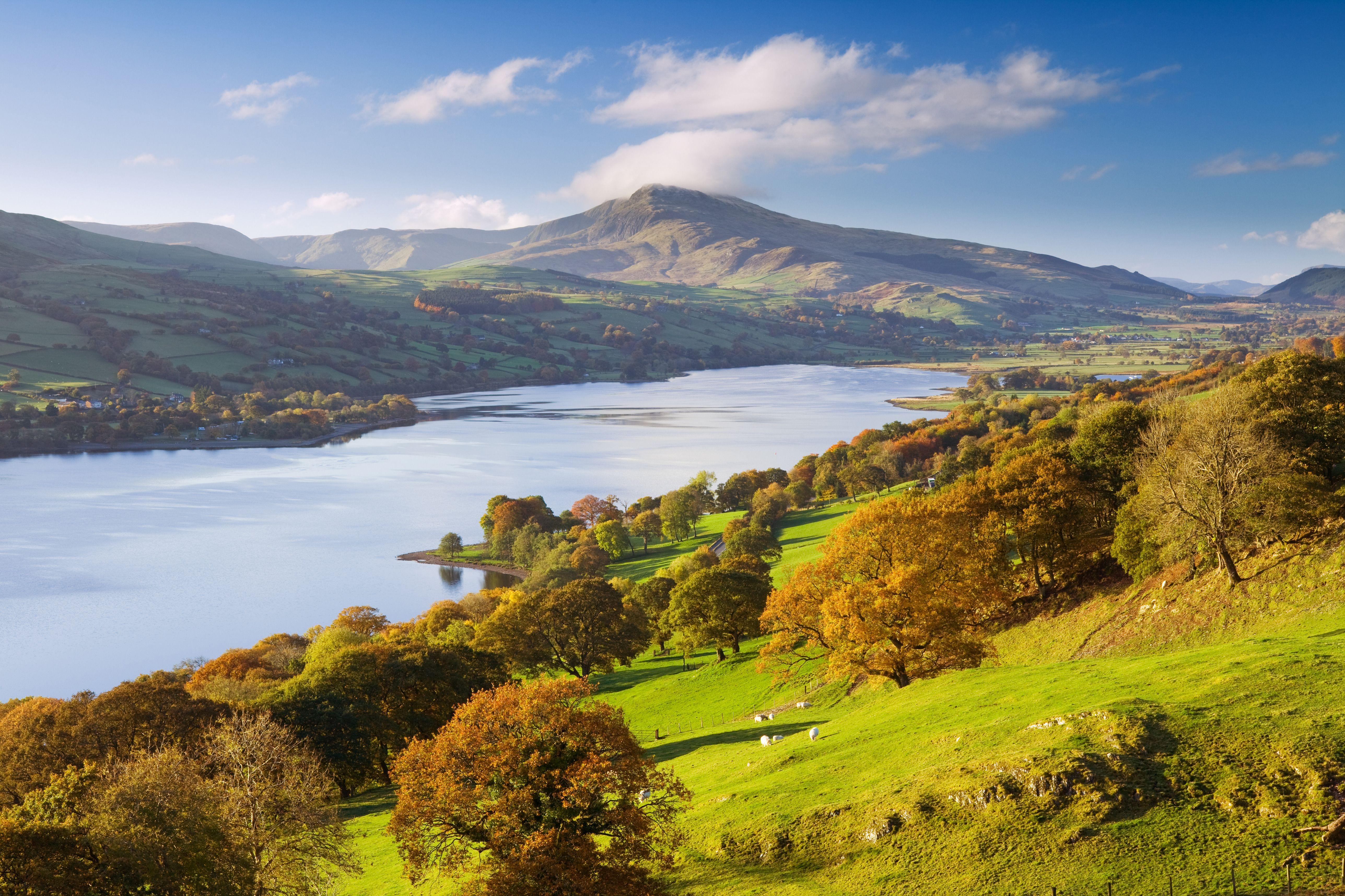 British parks. Сноудония Уэльс. Национальный парк Сноудония в Уэльсе Великобритания. Сноудония Великобритания Луга. Парк Эксмур в Великобритании.