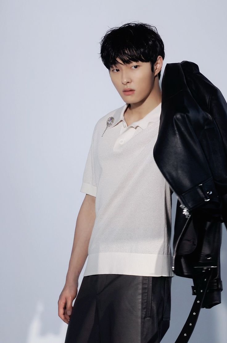 736x1109 Yoon Chan Young