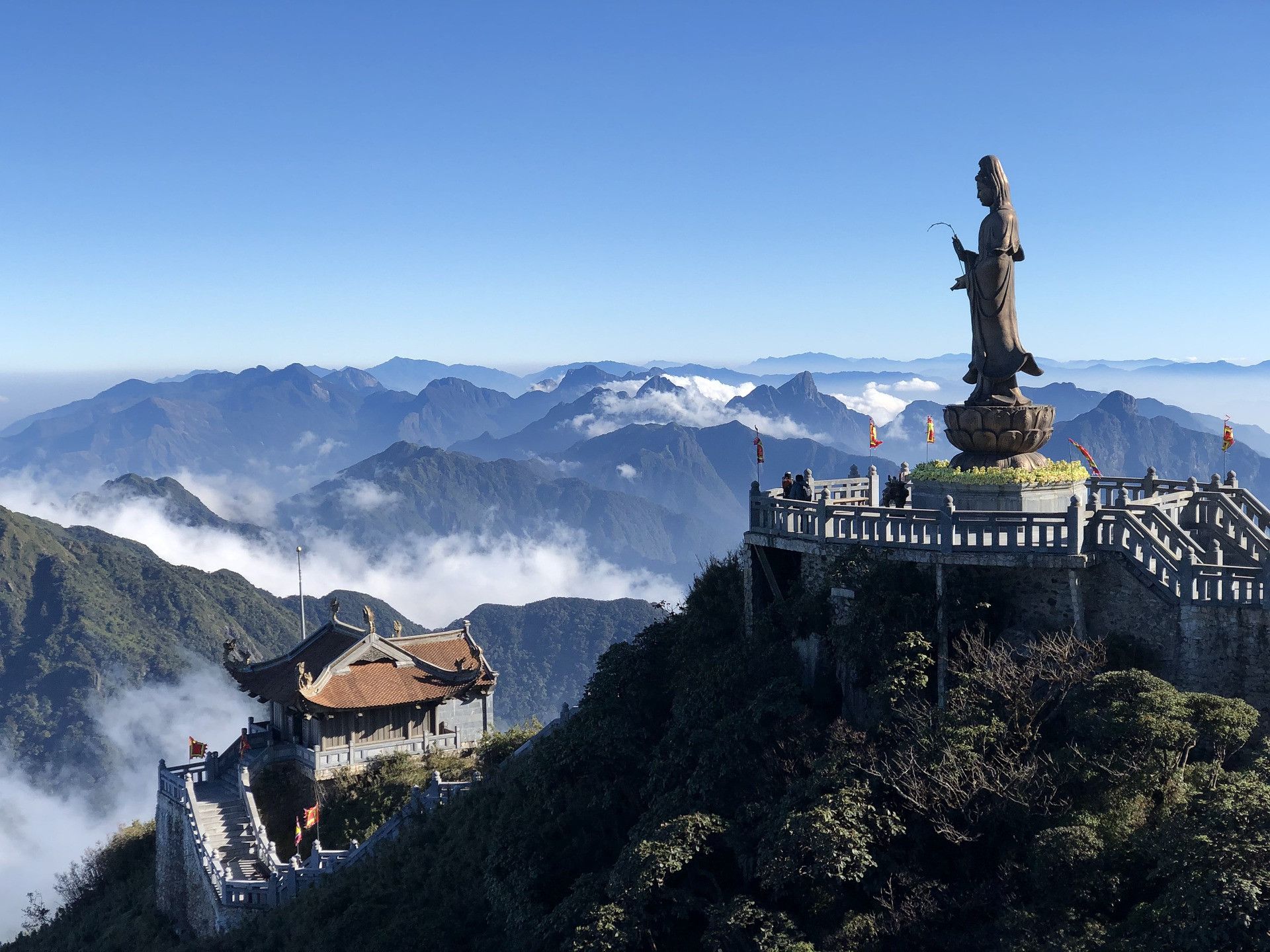 1920x1440 Fansipan peak (by cable car) & Silver Waterfall