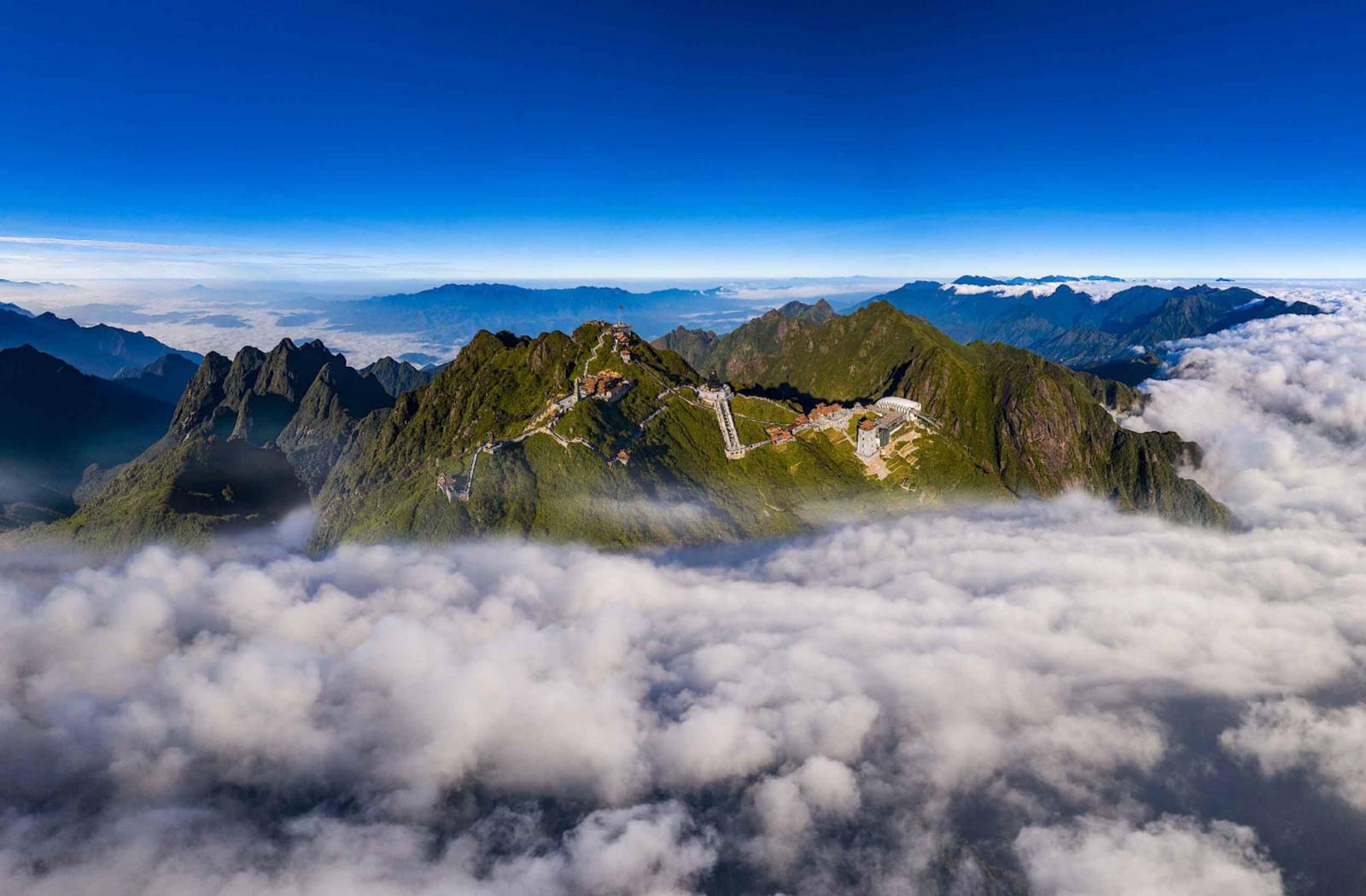 1600x1050 Fansipan Mountain