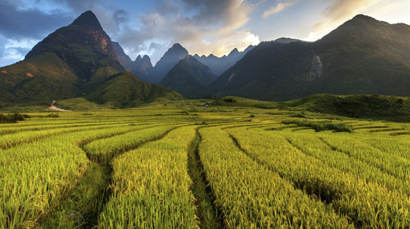 1400x782 Tour trekking Fansipan peak roof of Indochina days 1 night