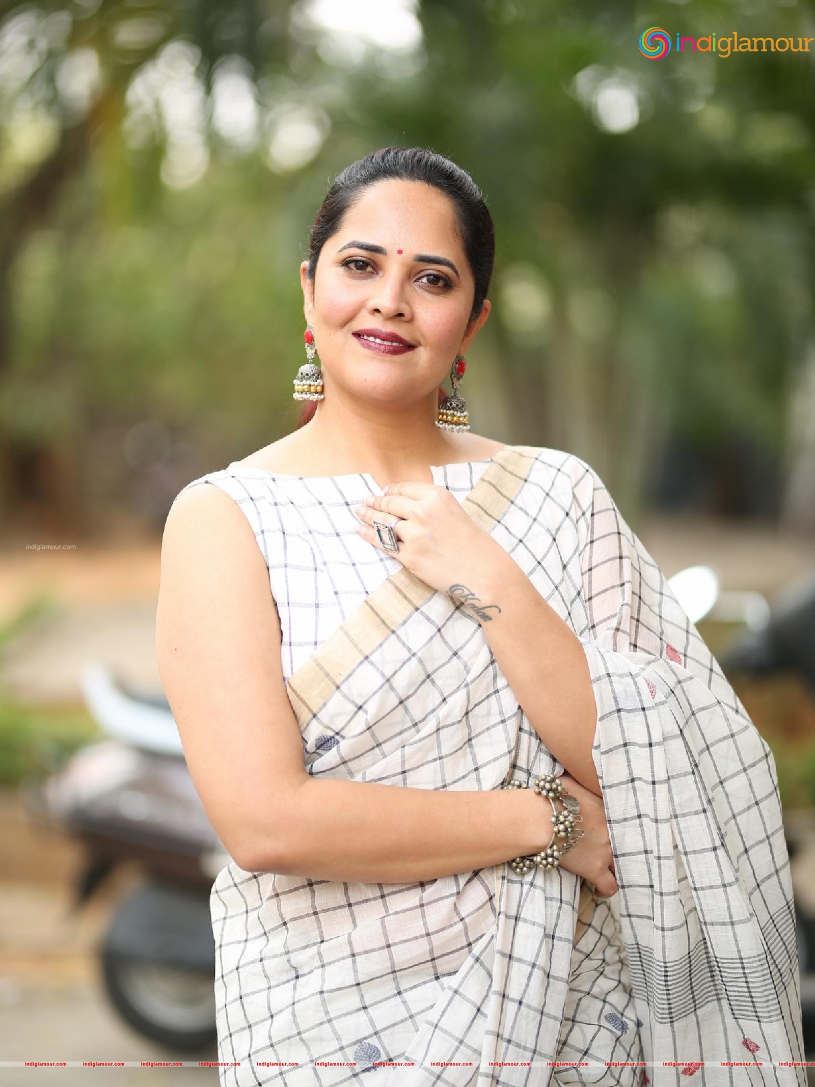 1600x2134 Gayatri Arun Actress HD Photo, Image, Pics And Stills