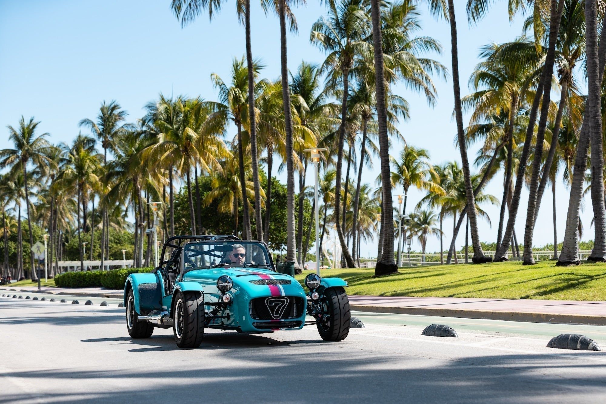 2000x1333 Caterham Debuts Ultra Limited Miami Special Edition Seven During Race